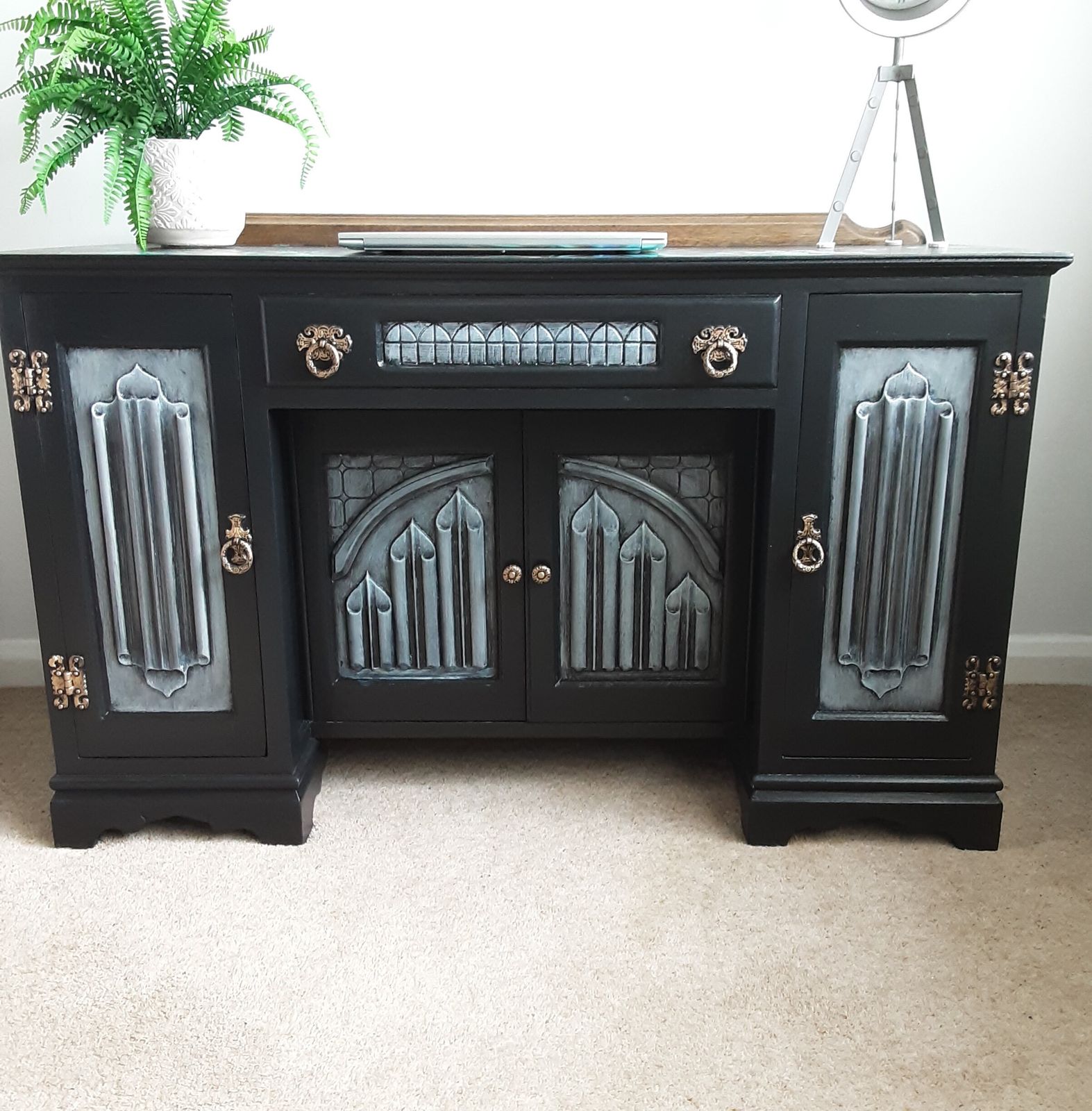 Old Charm French Style Desk., 1970s photo Furniture