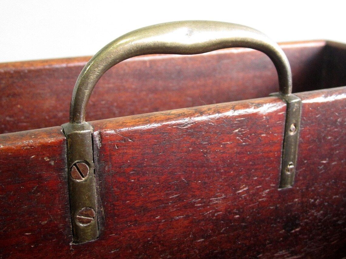 Mahogany Wood Butler's Box With Central Brass Handle photo vintage