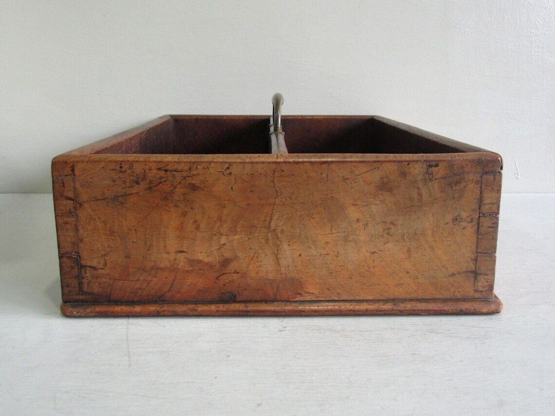110.0 Mahogany Wood Butler's Box With Central Brass Handle photo