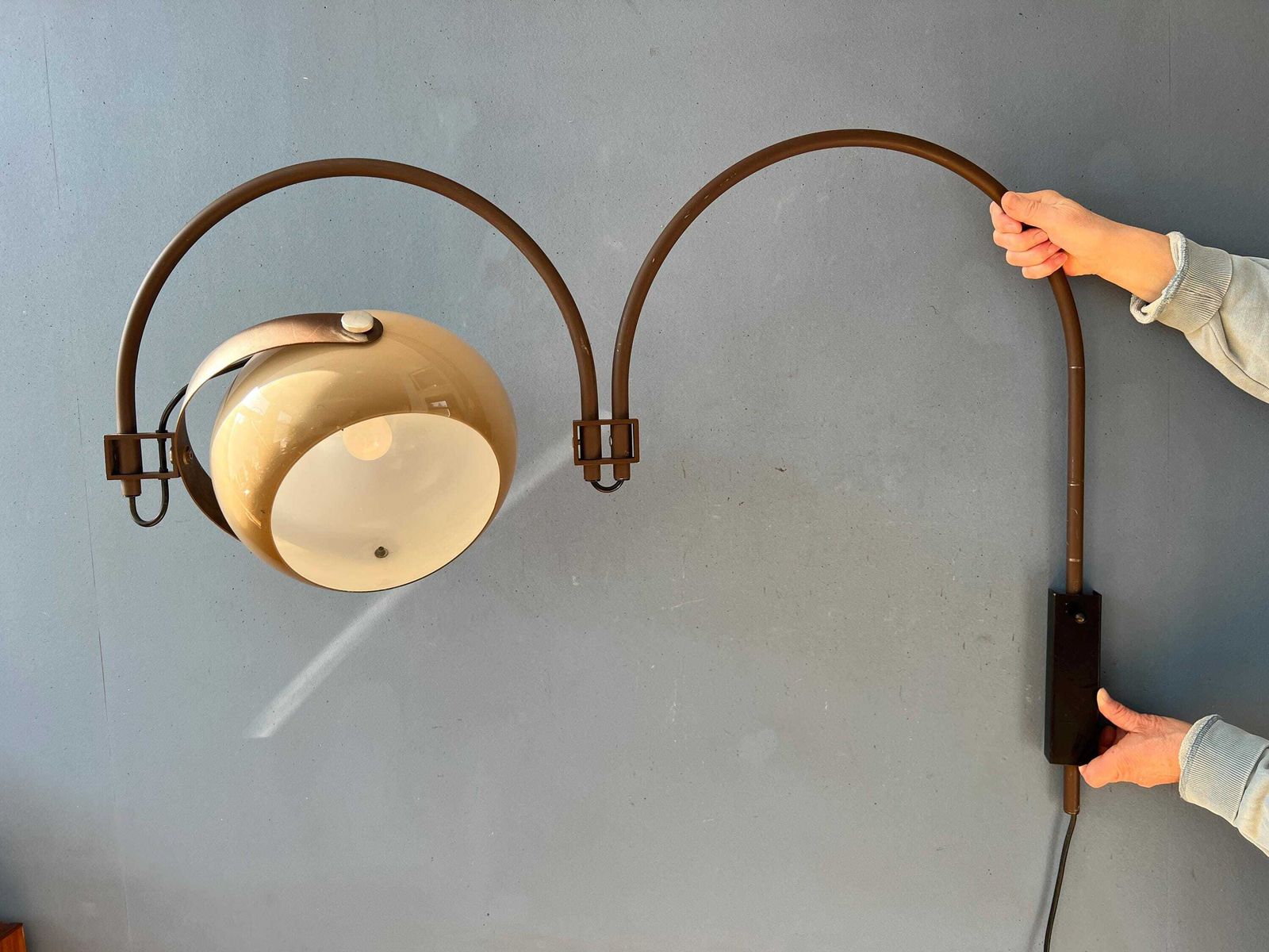 Mid Century Dijkstra Space Age Dubbele Boog Wandlamp photo vintage