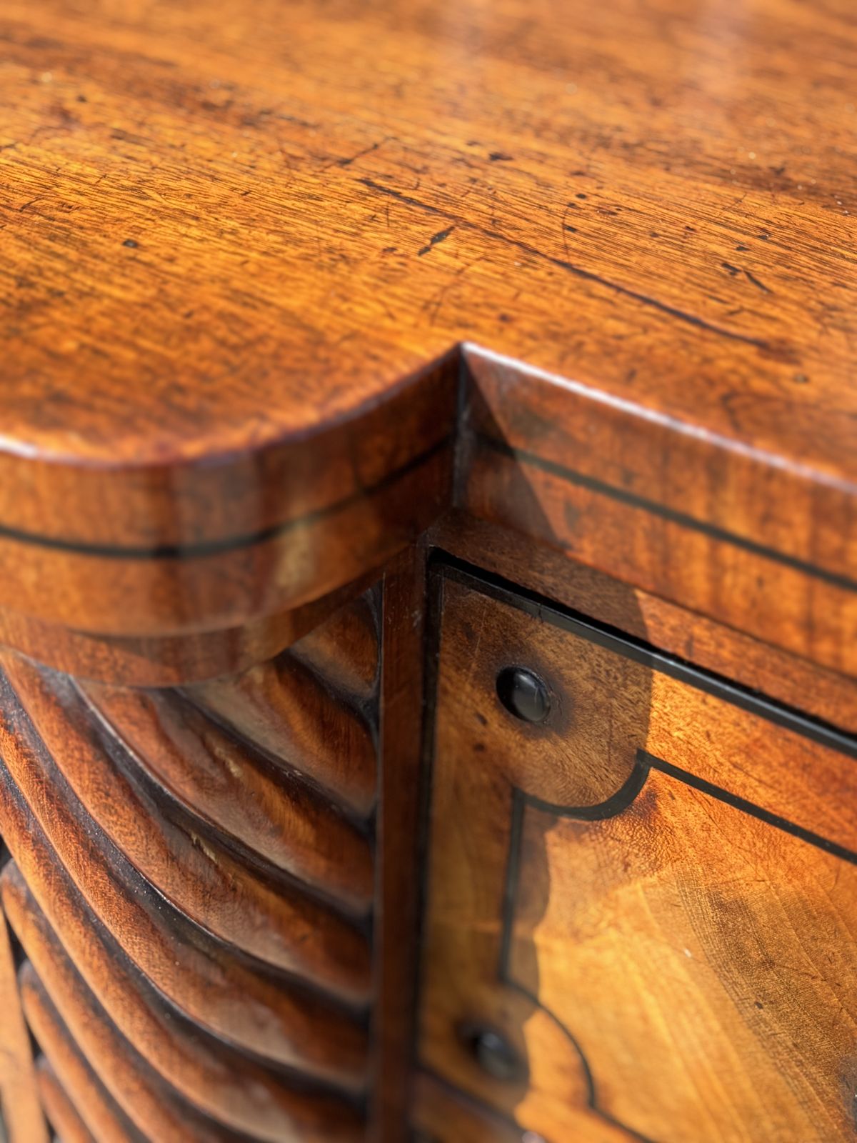 photo furniture Early 19th Century George IV Period Mahogany & Ebony Inlay Sideboard