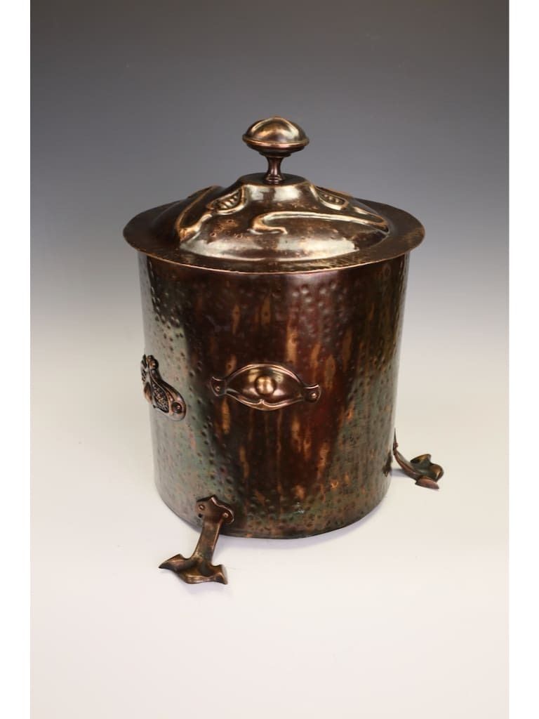 Exceptional Arts & Crafts Movement Hammered Copper Coal Bucket (Scuttle) With Liner photo 550.0