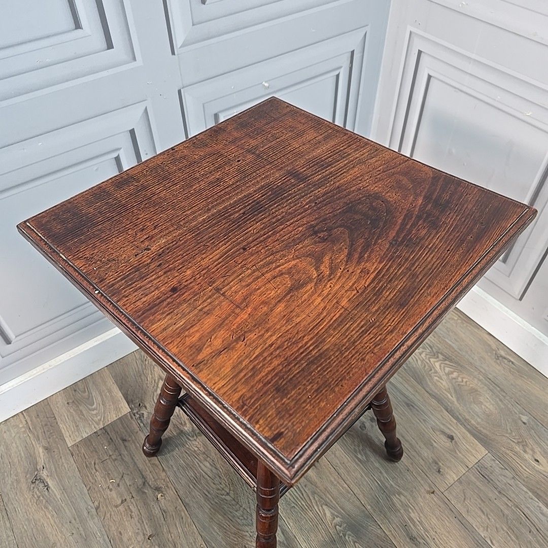 photo vintage Antique Occasional Side Table Wooden Oak Square Lamp End Hall Arts & Crafts