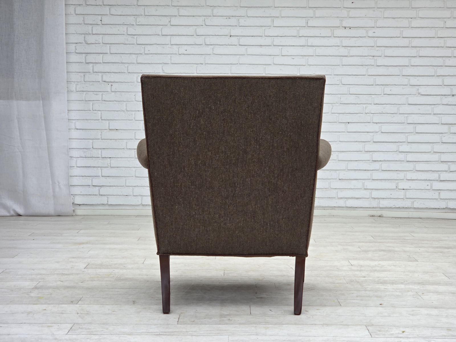 photo vintage 1960s, Danish Armchair, Furniture Wool, Ash Wood Legs.