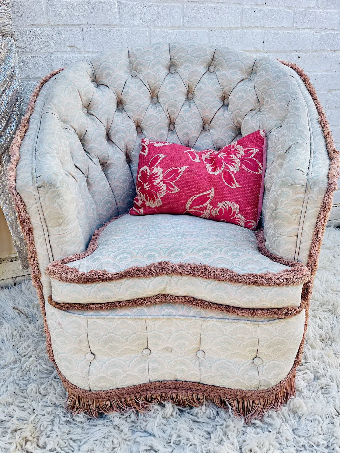 Stunning Vintage Hollywood Revival Scalloped Armchair In Pink And Blue