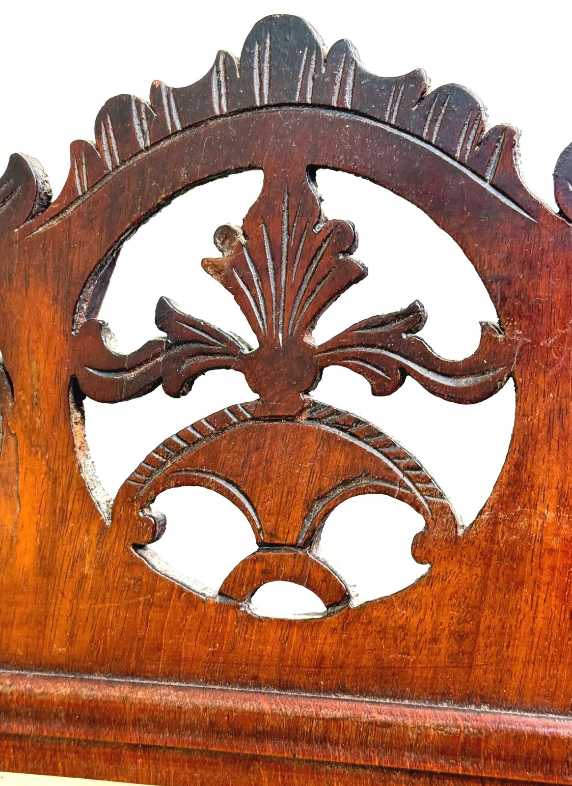 18th Century Georgian Walnut Wall Mirror (England, Circ 1760) photo vinterior