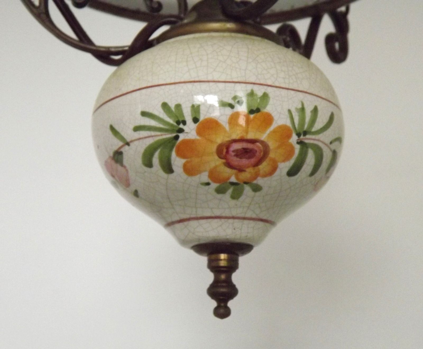 Lanterne mid-century française, abat-jour en verre opaque, finial floral photo buy