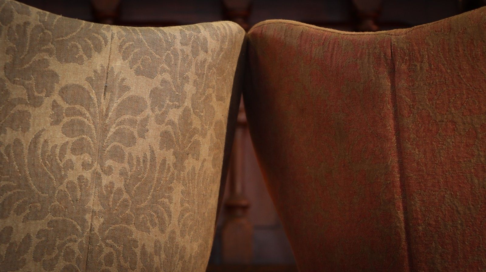photo vintage Superb Pair La Fibule Paris Kay Armchairs In Gorgeous Baroque Patterend Fabric🚚