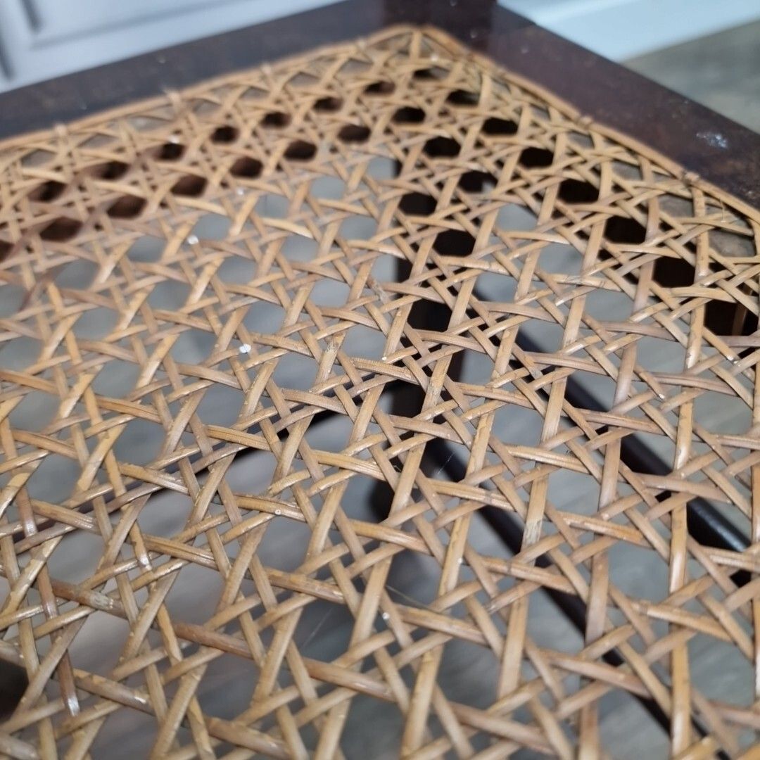 photo vintage Antique Decorative Cane Chair Occasional Ladder Back Bedroom Window Vintage