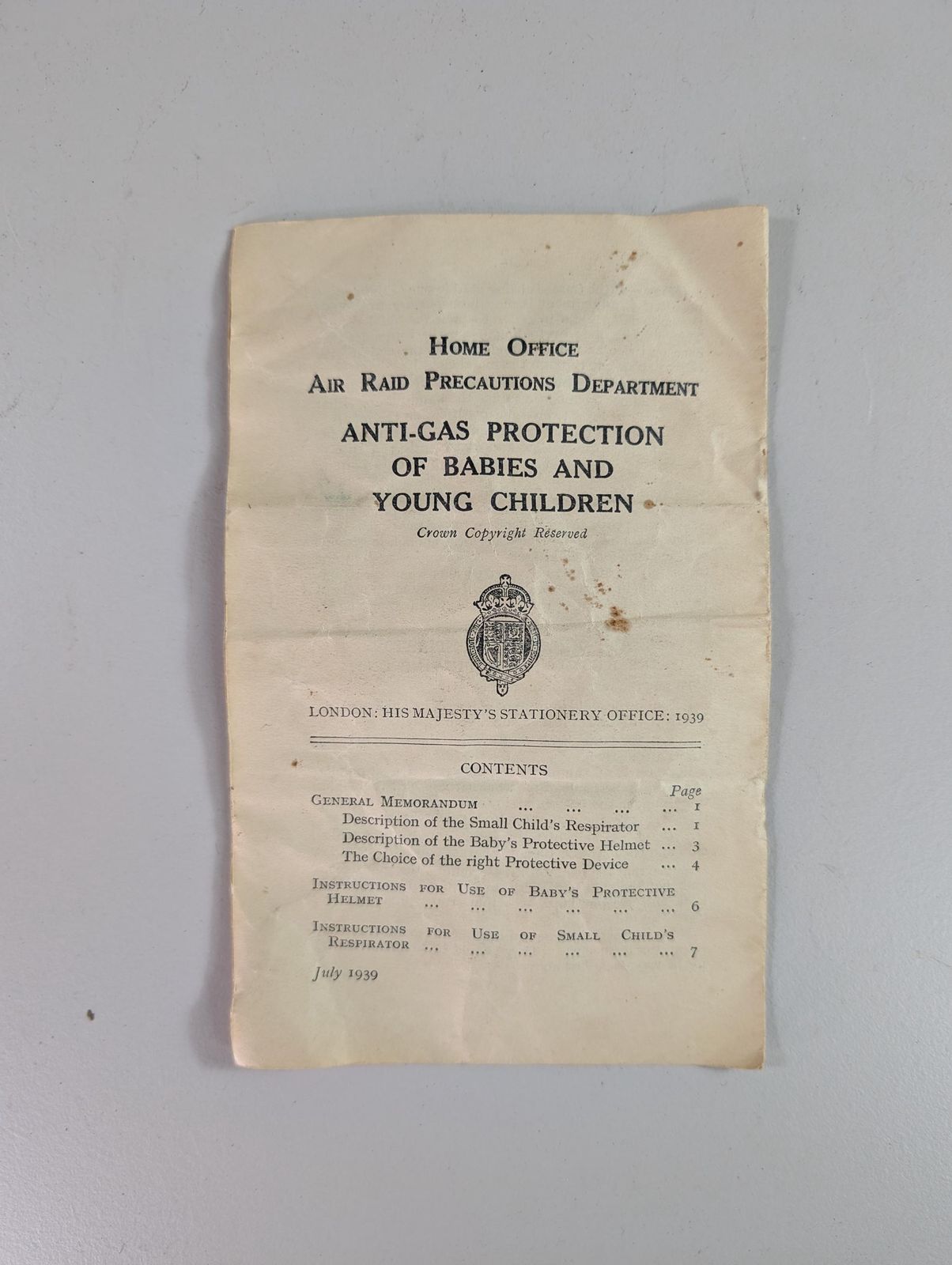 Ww2 Children's Gas Mask Respirator 'Mickey Mouse', Boxed With Very Rare Instructions, British 1941 photo vintage