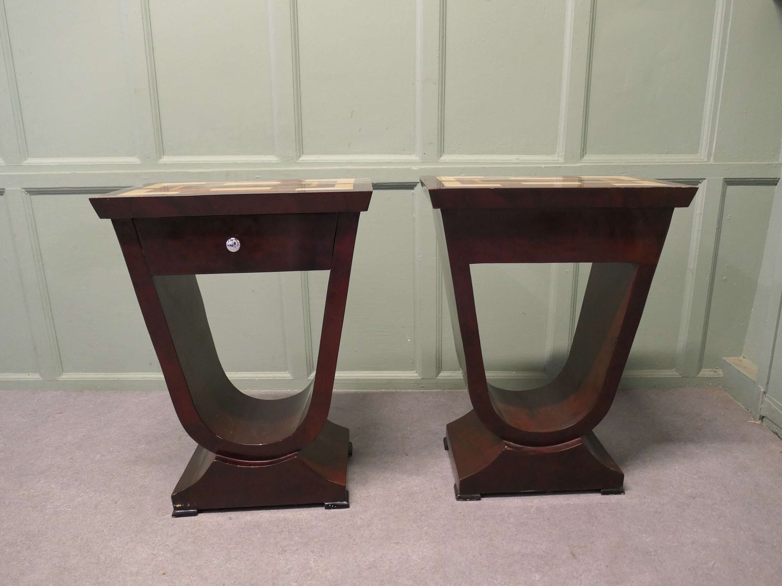 A Exceptional Pair Of Art Deco Design Bedside Or Lamp Tables photo Furniture