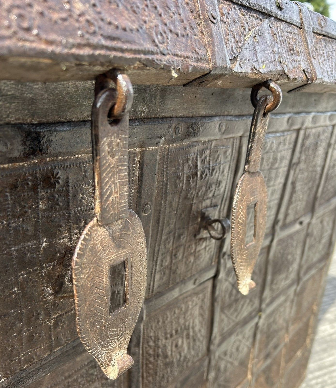 Antique 17th/18th Century Continental Metal Banded Large Chest Or Storage Trunk photo Furniture
