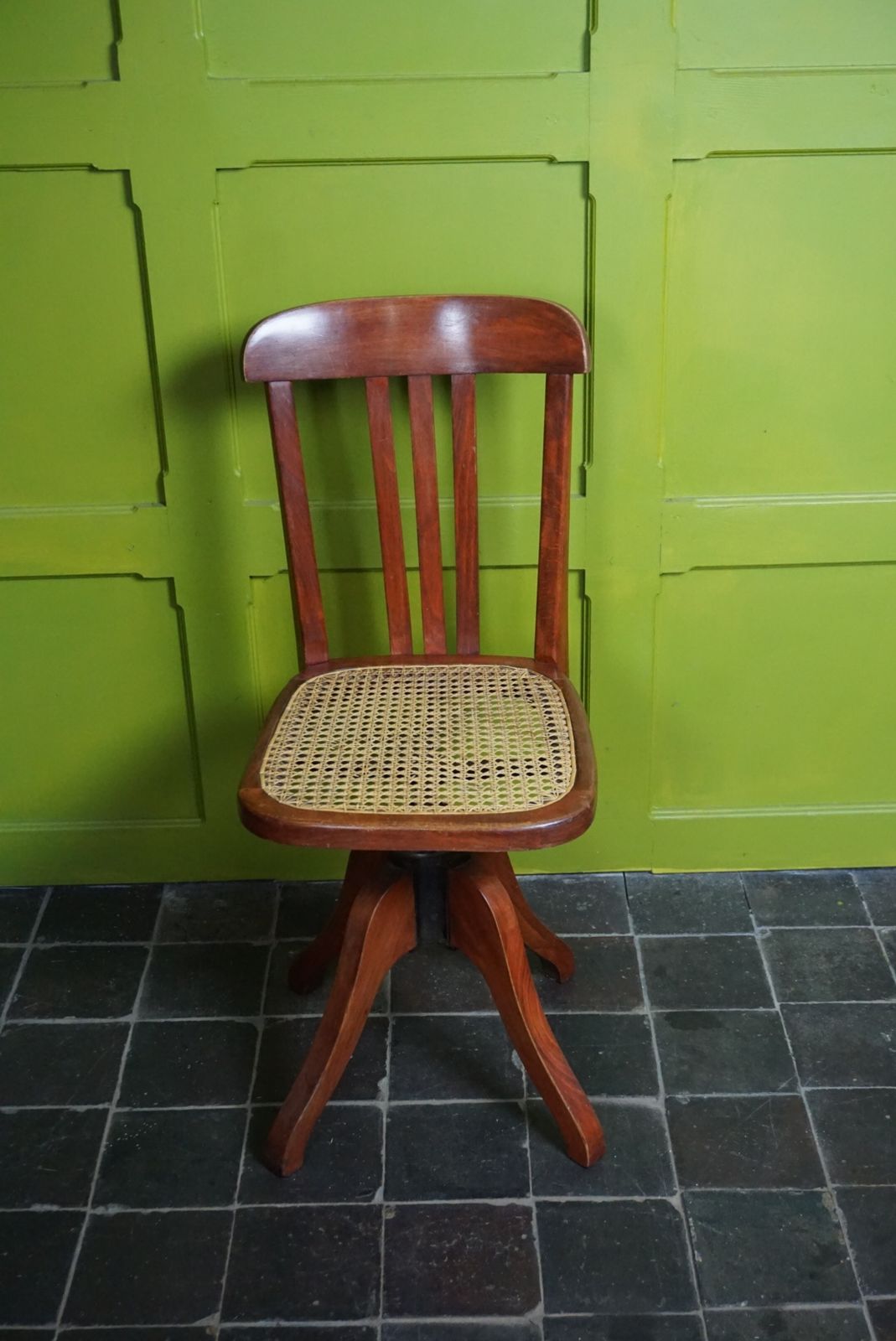 A French Swivel Office Chair, 1940s photo 225.0
