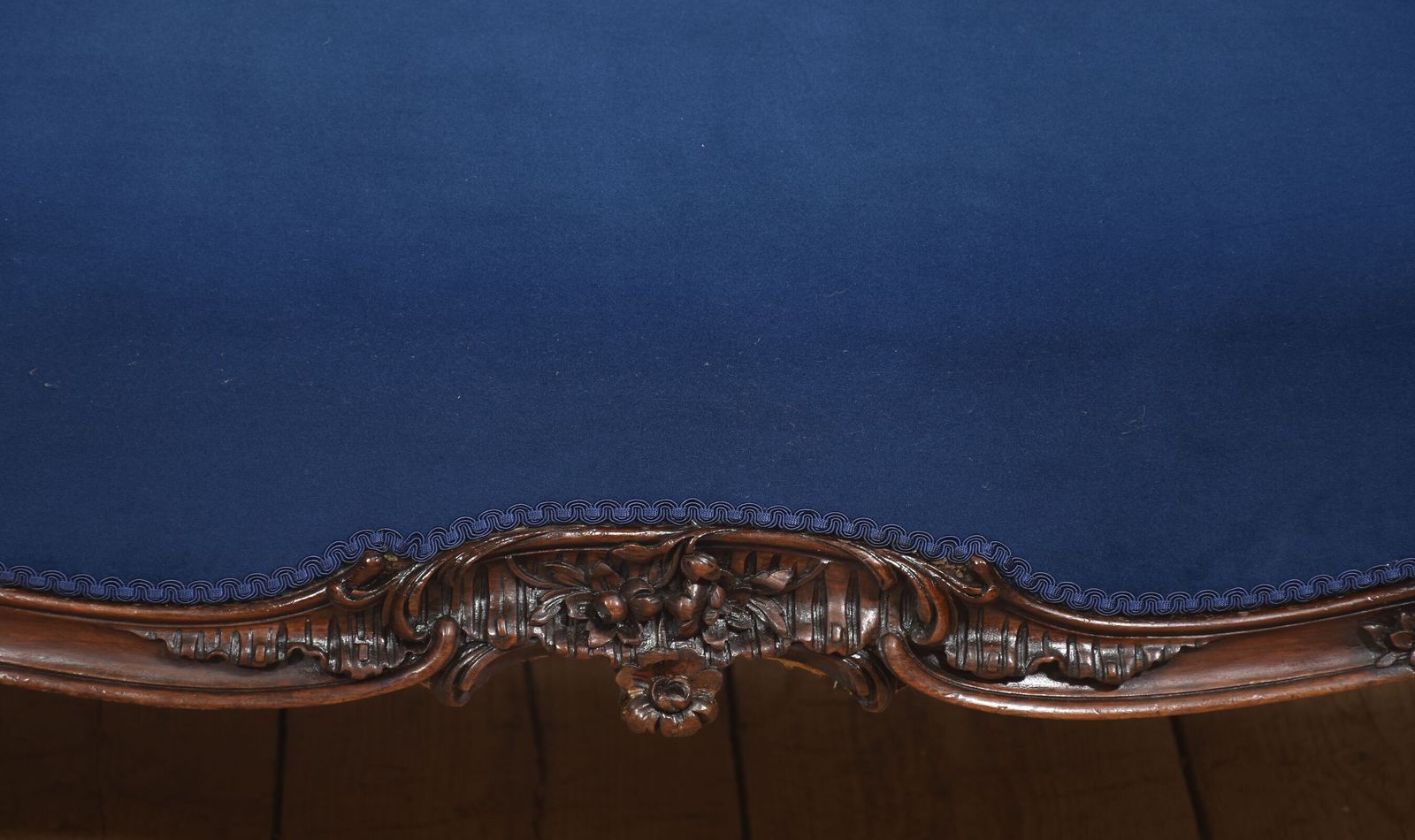 4140.0 19th Century Carved Walnut Settee photo
