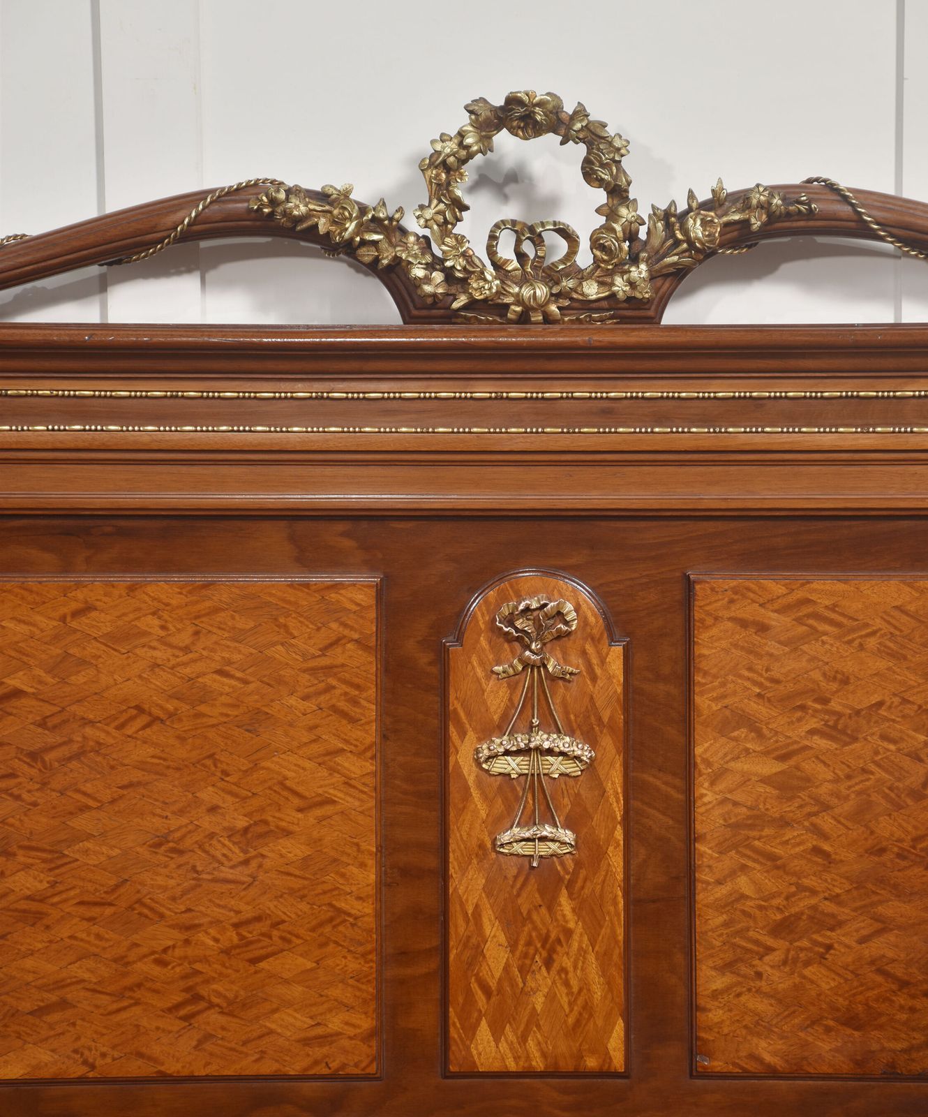 3114.0 Fine Louis XVI Style Mahogany And Parquetry Double Bed photo