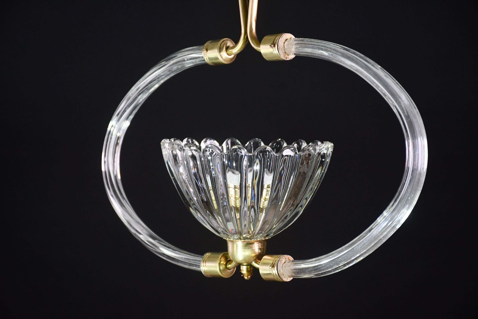 1585.0 Extraordinary Art Decò Murano Glass And Brass Chandelier By Barovier & Toso 1940 photo