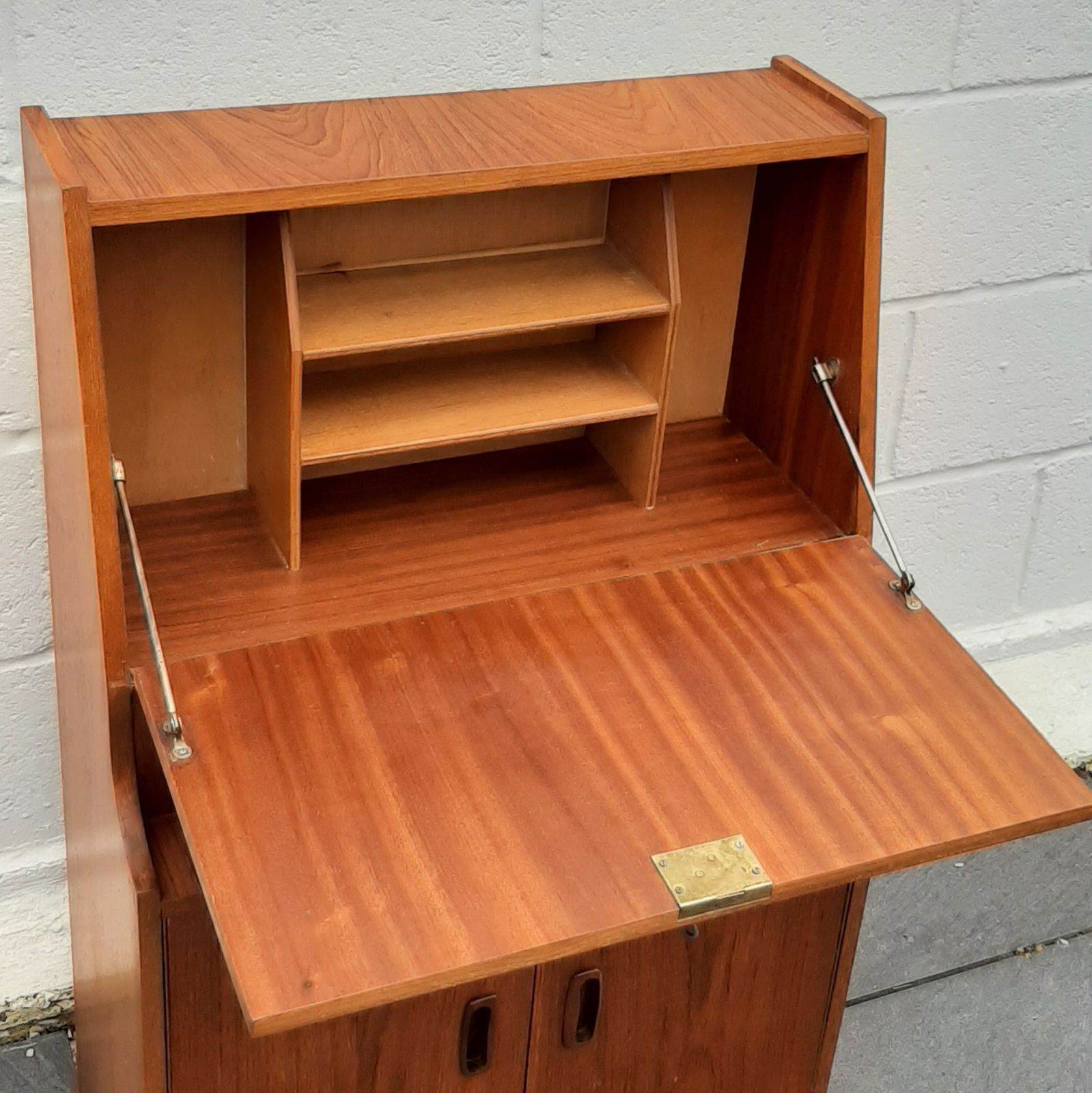 G Plan Children's Bureau Teak Wood Mid Century Modern Small Desk photo vinterior