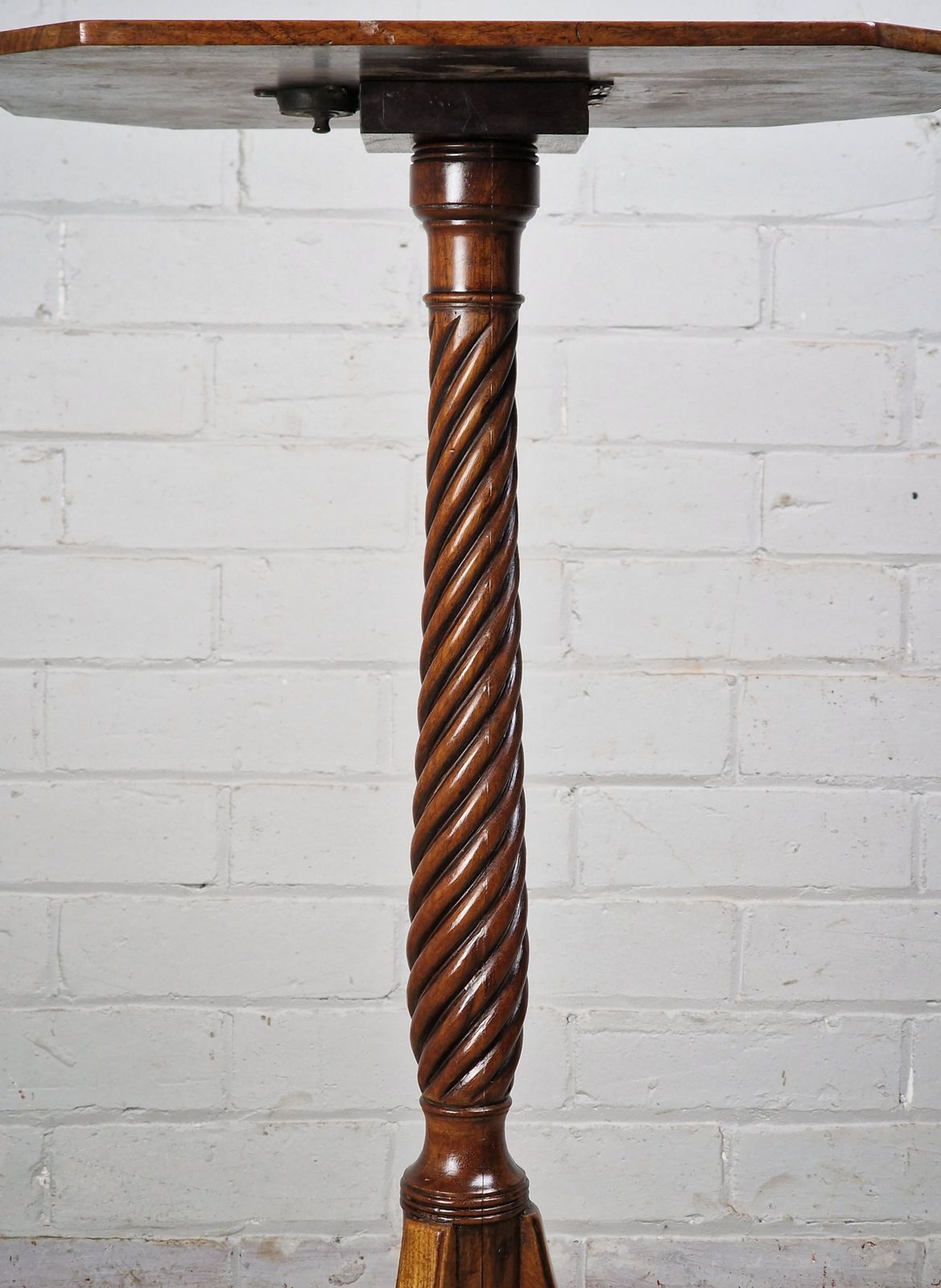 A Regency Mahogany And Boxwood Strung Tripod Table   Early 19th Century photo vinterior