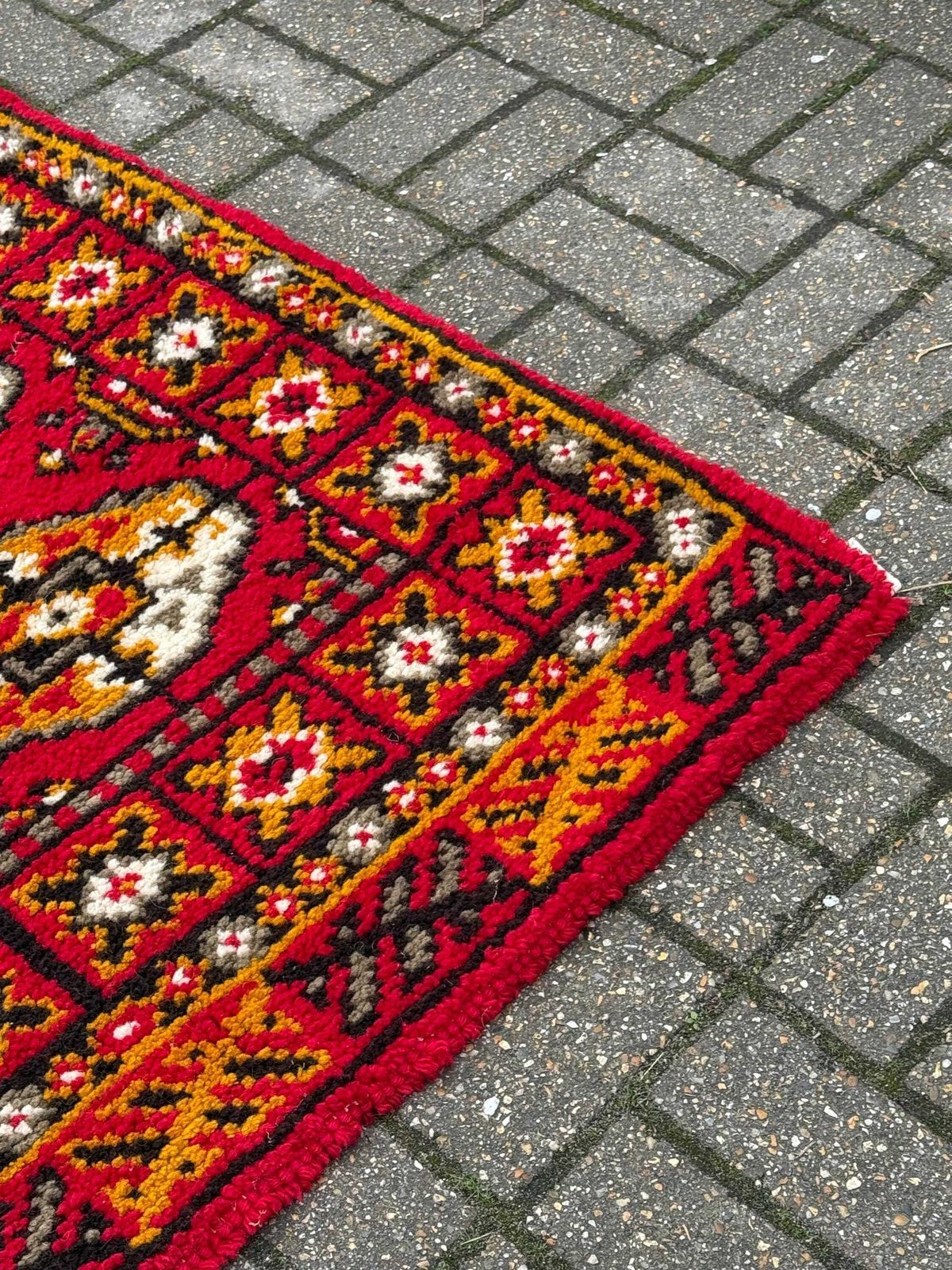 photo vintage Vintage Red Geometric Tribal Rug Mid Century Wool Carpet Bohemian Accent Floor Rug