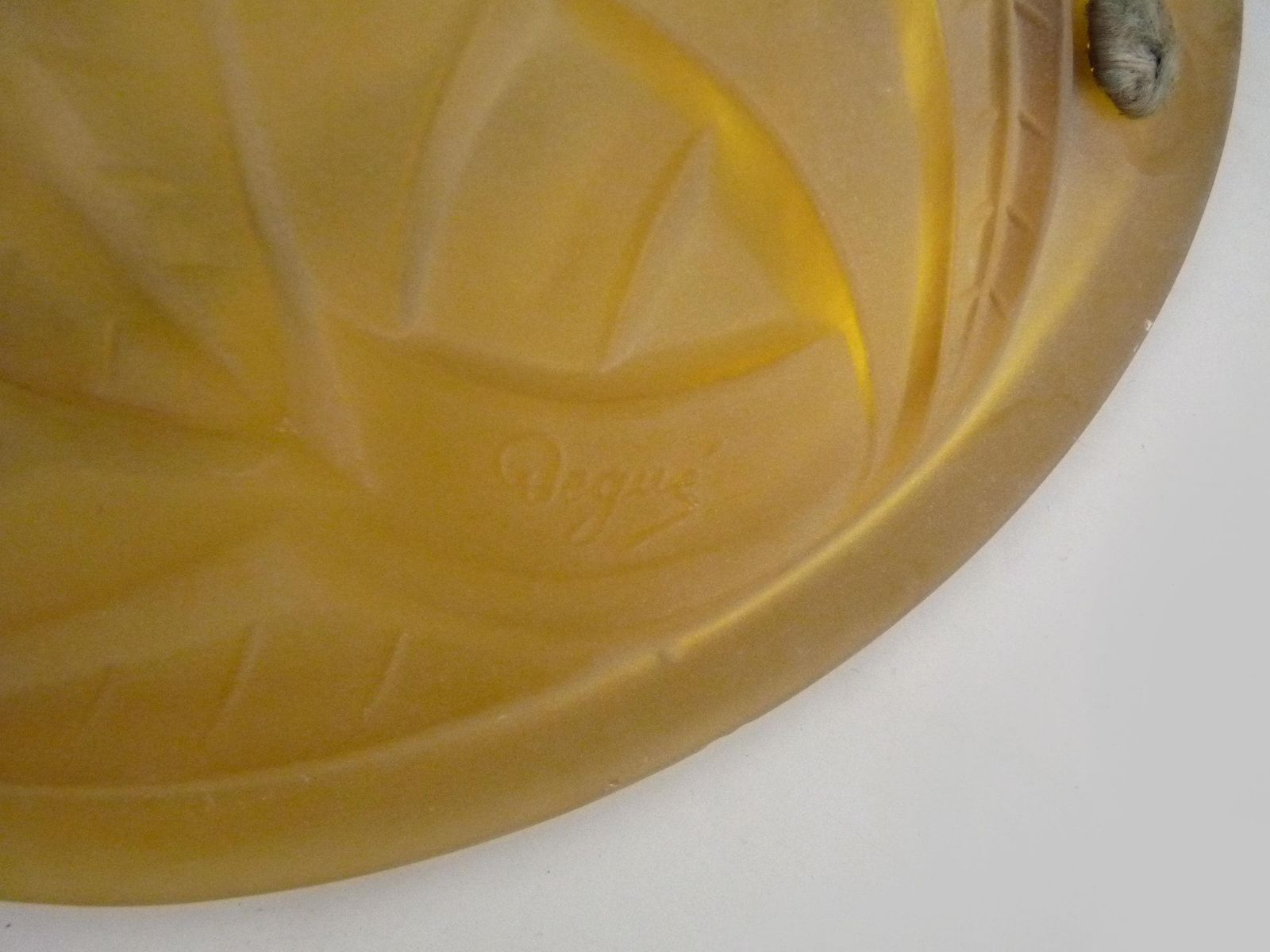 Antique Degue Chandelier, Art Deco Single Light Glass Molded Bowl Pendant. Signed Degué France photo vinterior
