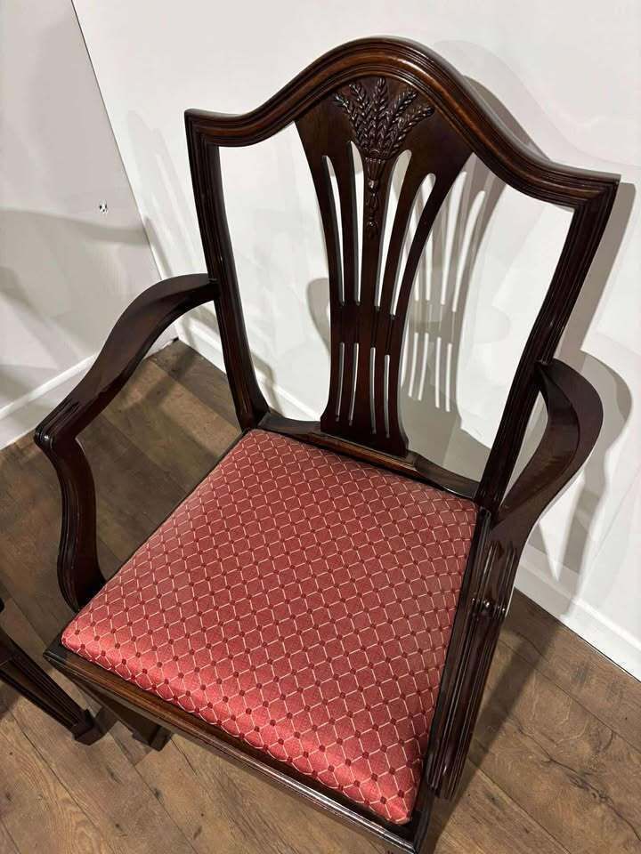 photo furniture Pair Of Reproduction Mahogany Carver Armchairs