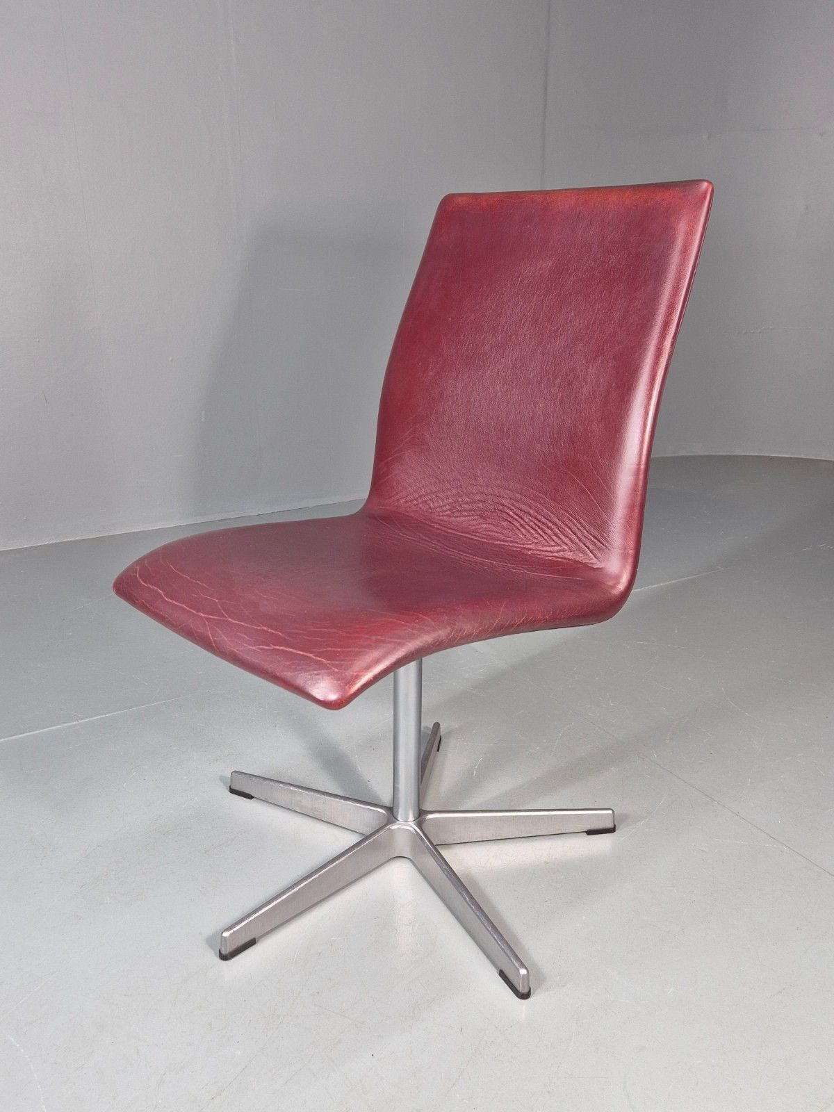 Vintage Fritz Hansen Oxford Chair Arne Jacobsen Design 2004 Mcm Eb11756 Mswi