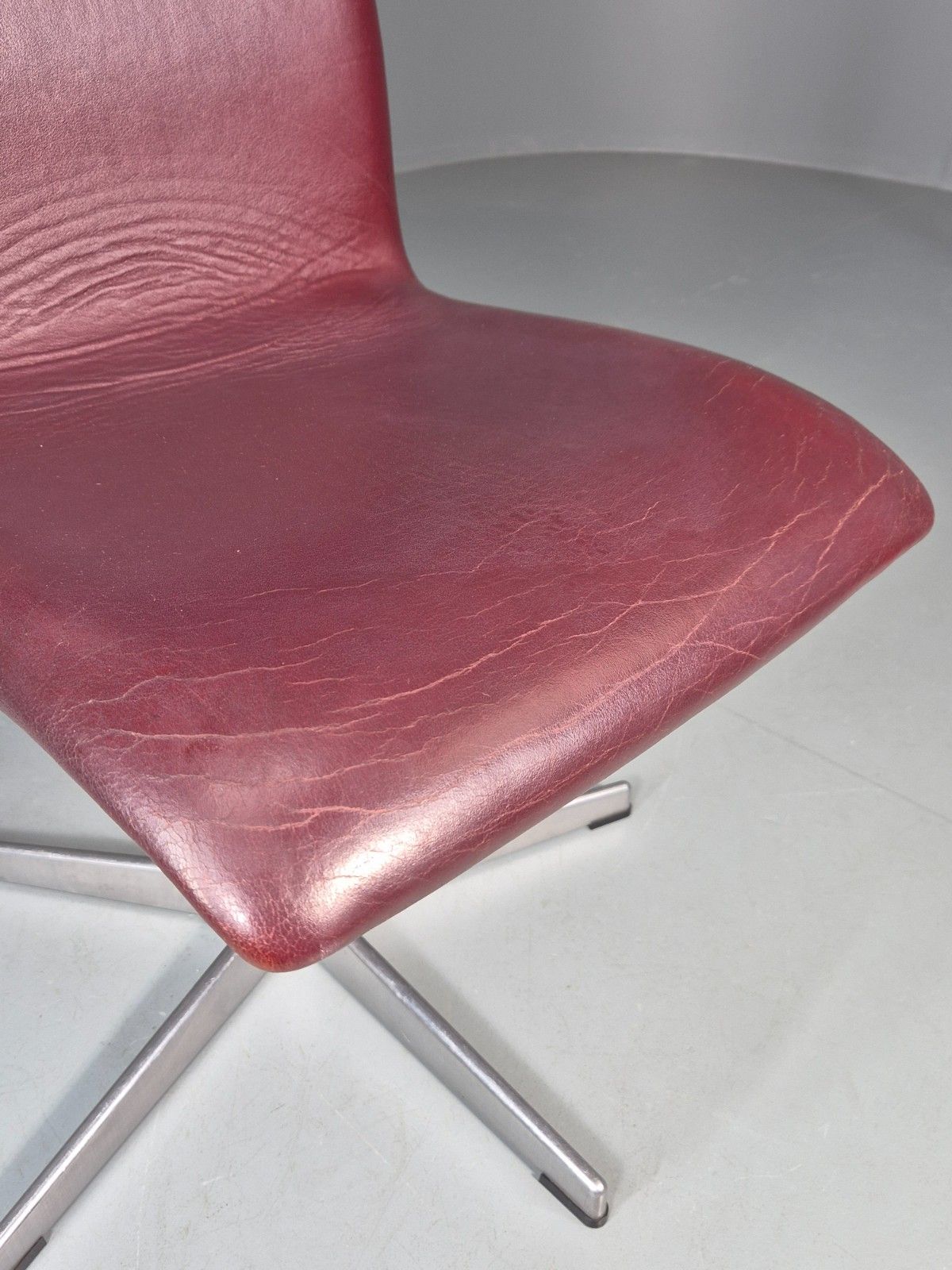 Vintage Fritz Hansen Oxford Chair Arne Jacobsen Design 2004 Mcm Eb11756 Mswi photo Furniture