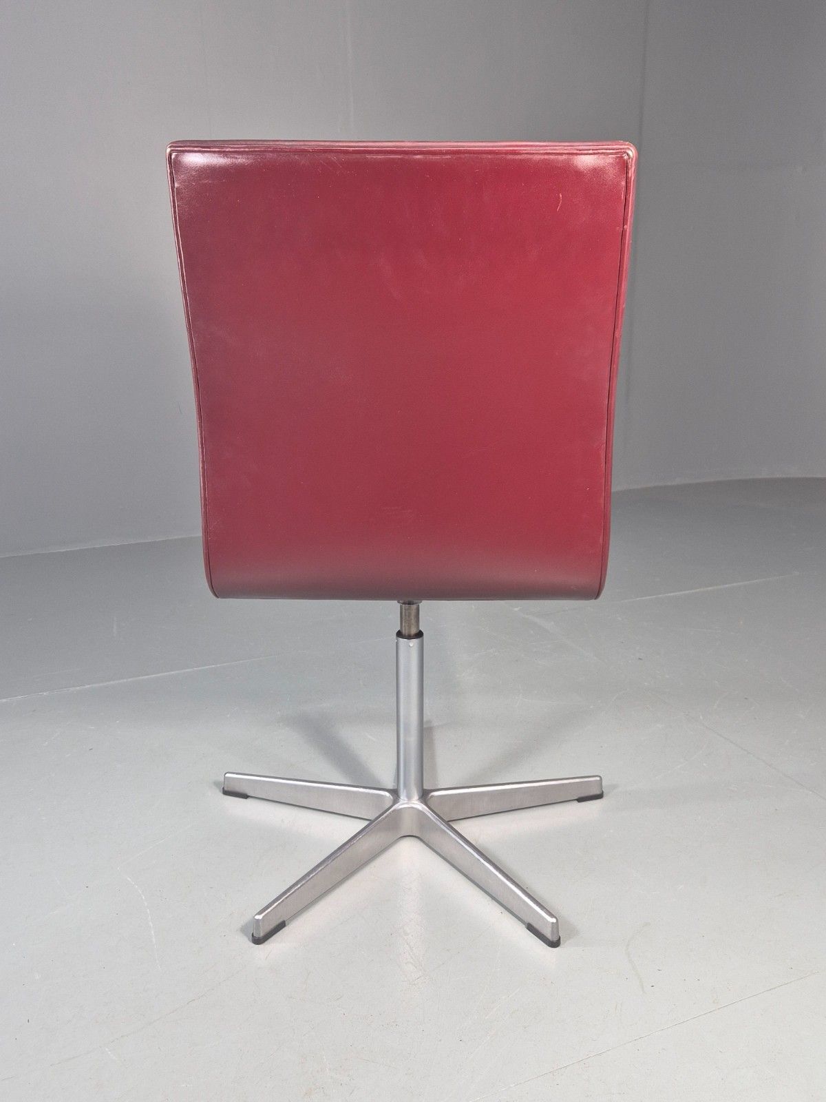 Vintage Fritz Hansen Oxford Chair Arne Jacobsen Design 2004 Mcm Eb11750 Mswi photo vintage
