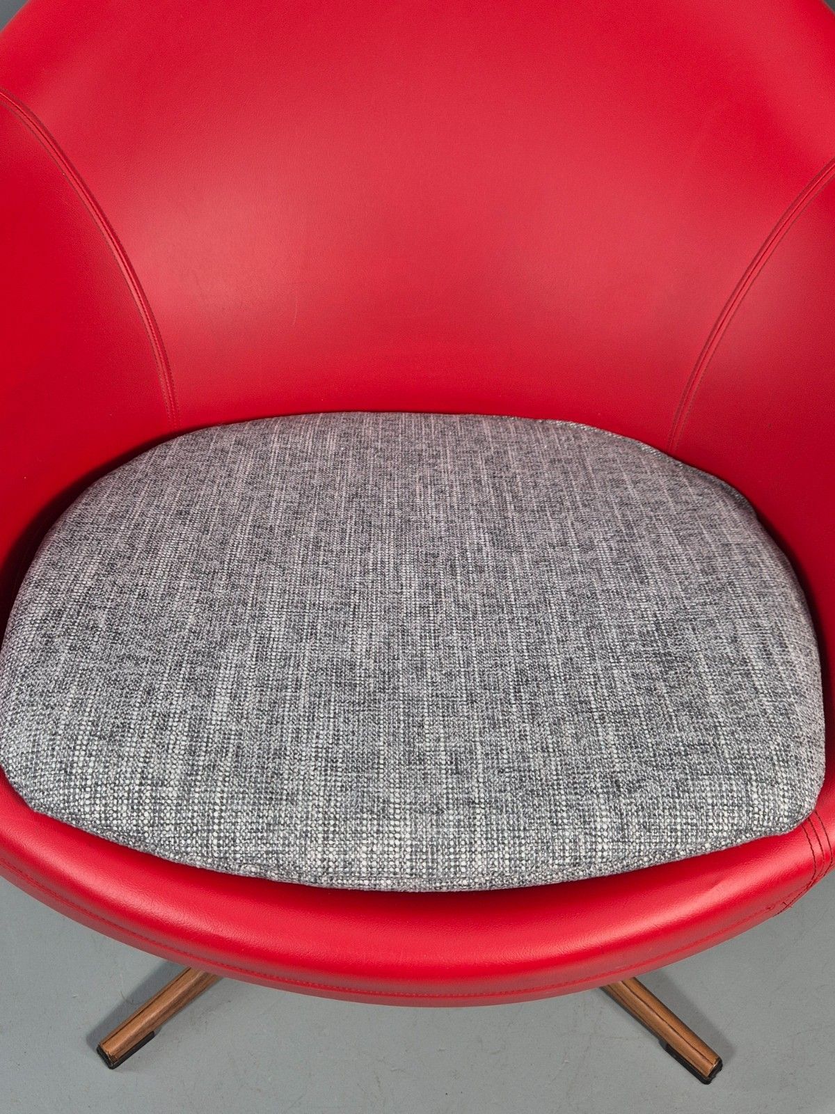300.0 Vintage 1960s Swivel Chair Red Vinyl Grey Cushion Mid Century Eb11706 Mswi photo