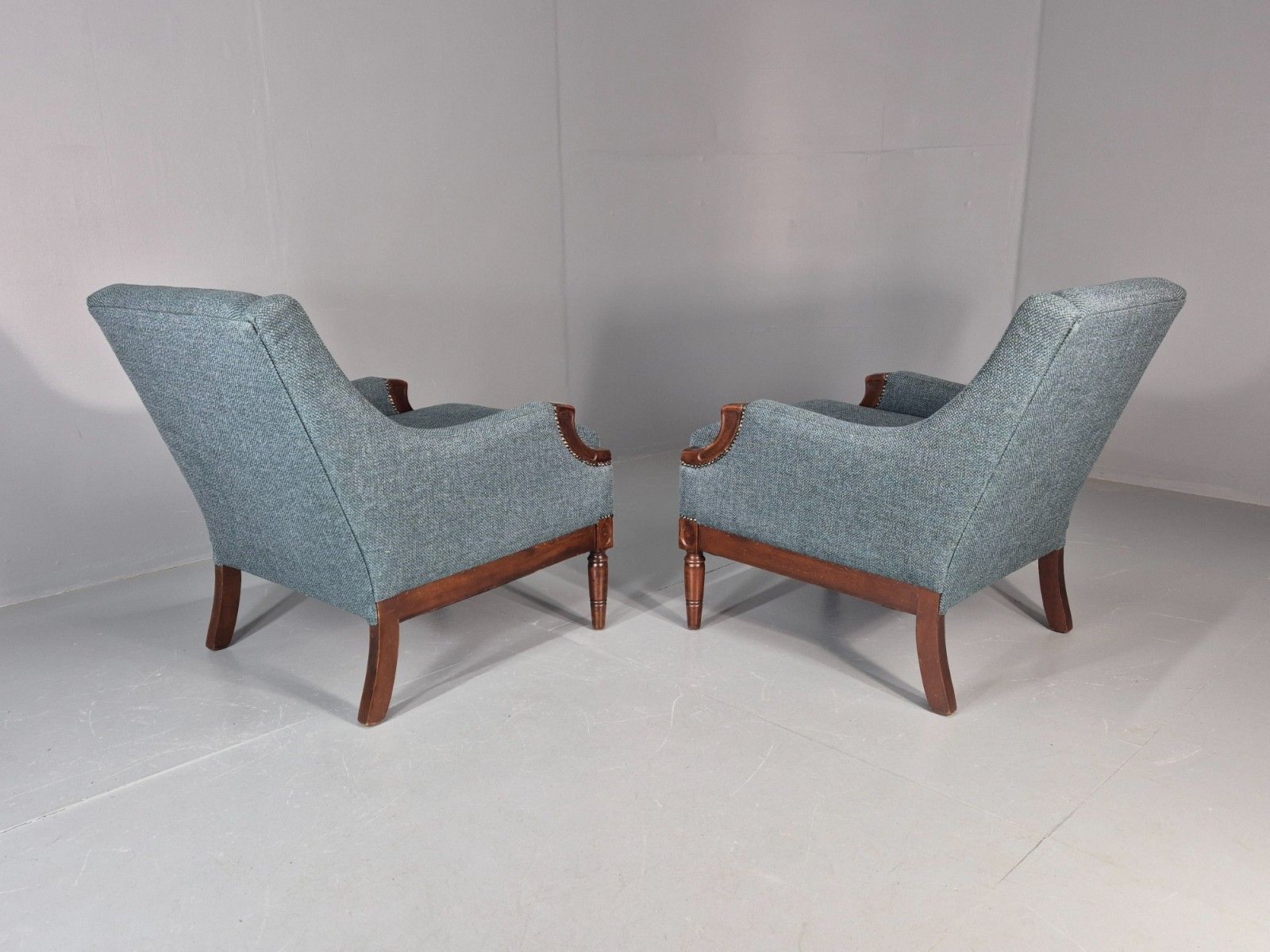 photo vintage 2 Vintage Regency Style Armchairs 1970s Danish New Upholstery  Eb11135 Vclo