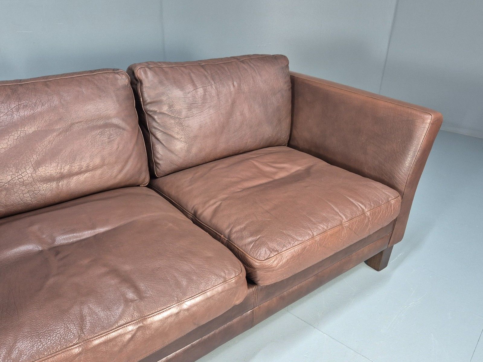 Vintage Danish Two Seater Settee In Brown Leather 1970s Danish Retro Eb8351 M2ss photo Furniture
