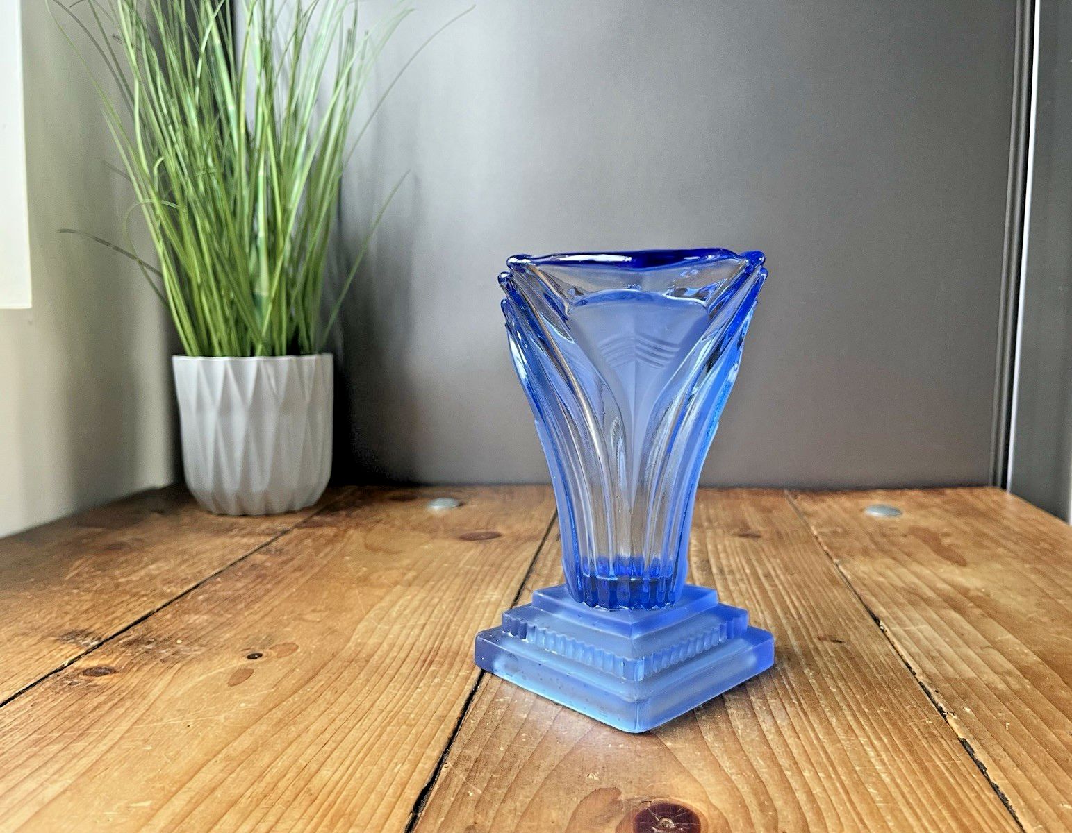 Beautiful Blue Art Deco Walther & Sohne Greta Stepped Base Flower Vase Posy 30's photo Home Decor