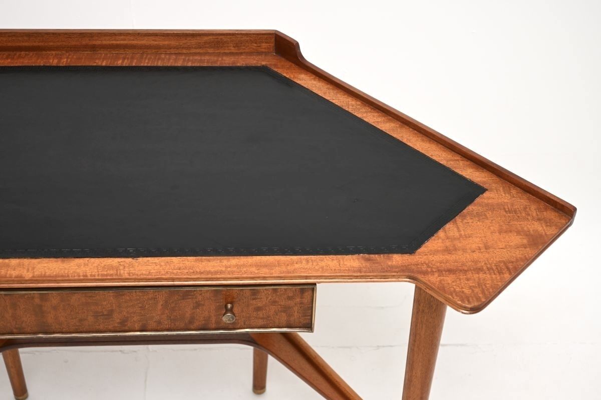 1164.0 Vintage Mahogany Leather Top Corner Desk photo