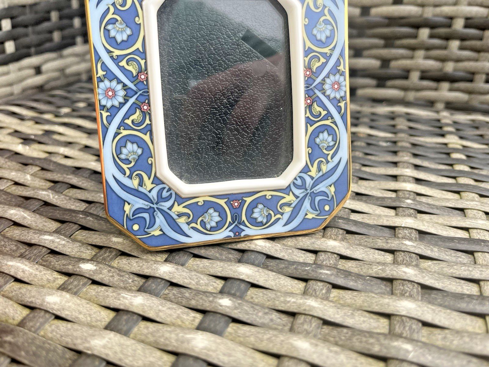 Vintage Wedgwood Indian Blue Elephant Pattern Easel Desk Photo Picture Frame photo Home Decor
