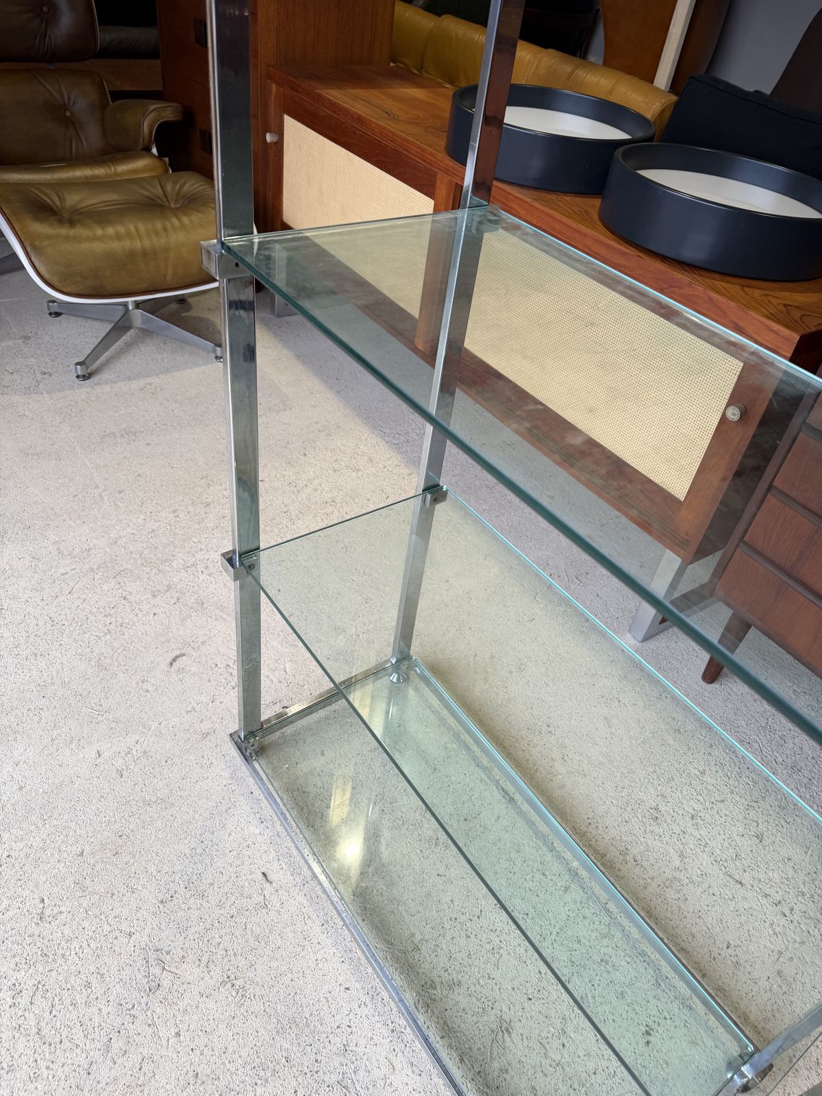 photo vinterior Mid Century Pieff Chrome And Glass Shelving Unit 1970s