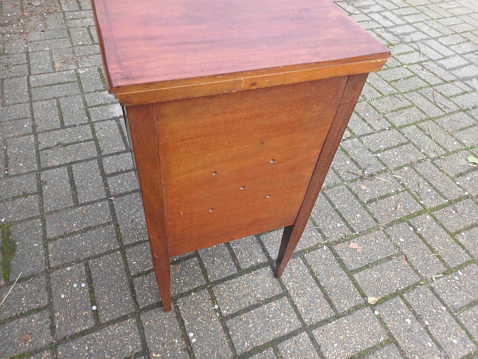 photo vintage Edwardian Inlaid Mahogany Bedside Cabinet Antique Pot Cupboard Nightstand Vintage Bedside Table Brass Handle Storage Stripped Oiled Top