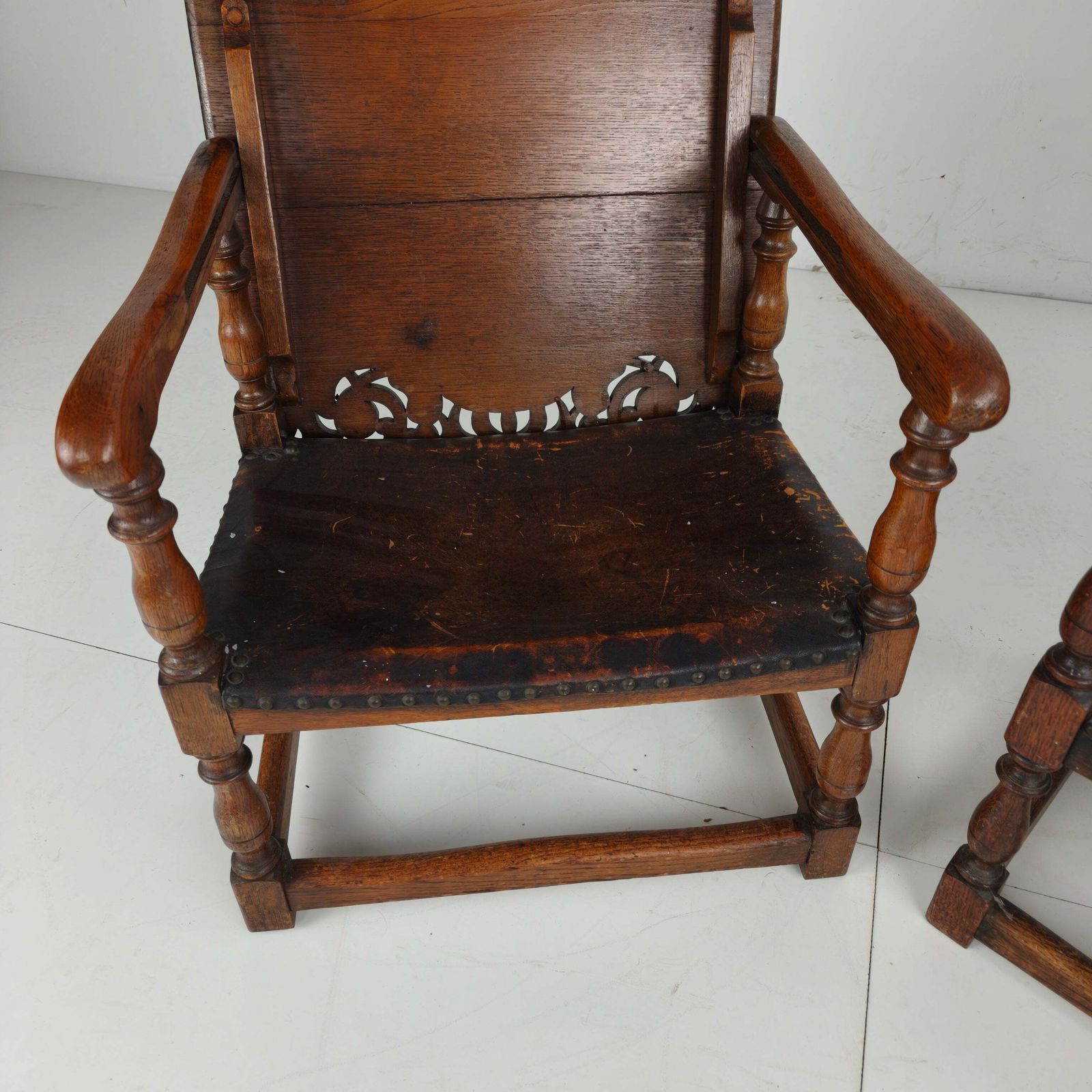photo vinterior Pair Of English Antique Jacobean Monk Armchairs / Tables By F. Parker & Sons Ltd