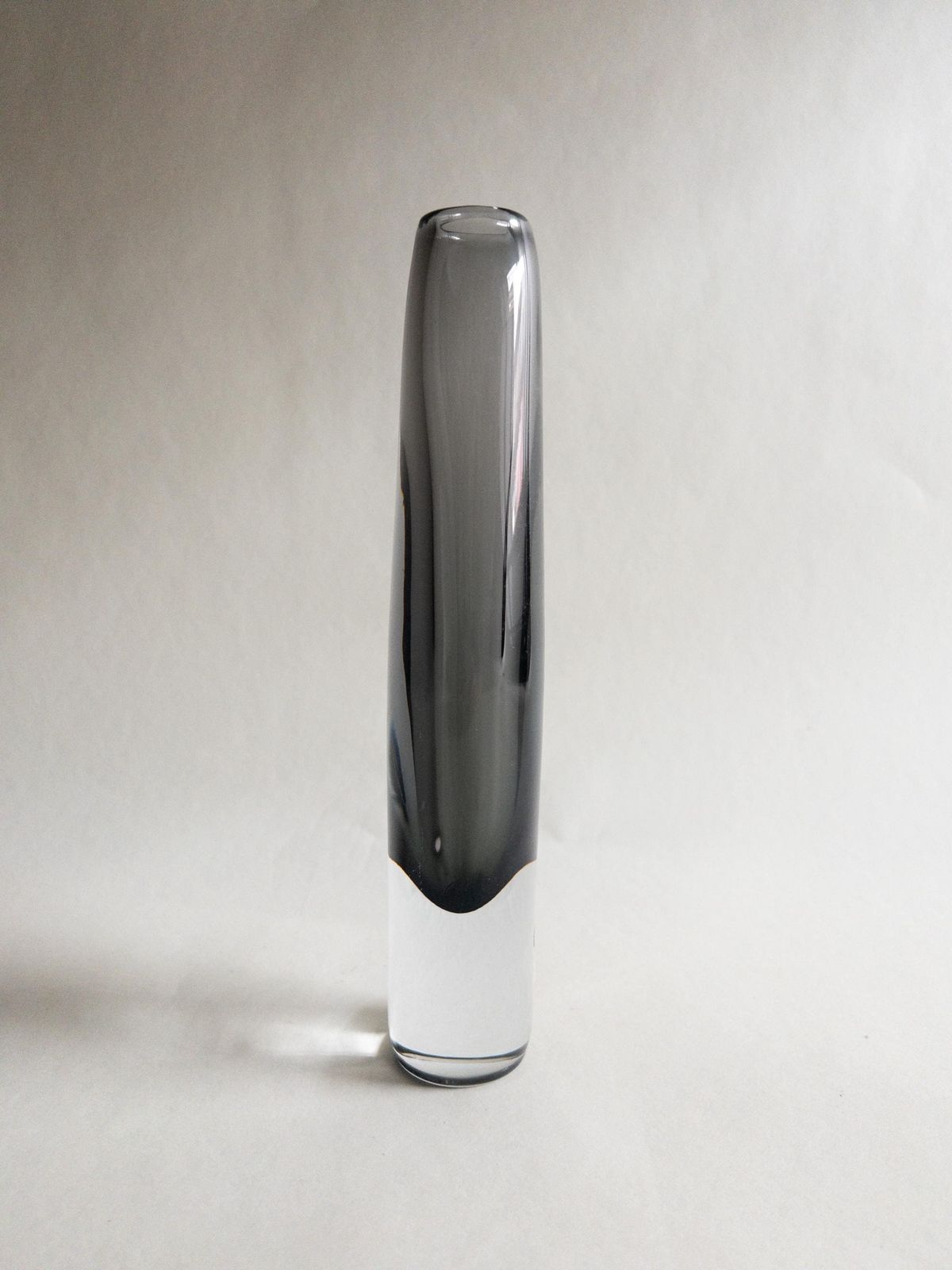 Josef Schott Art Glass Vase: Smokey Grey Smalandshyttan, Sweden photo vinterior