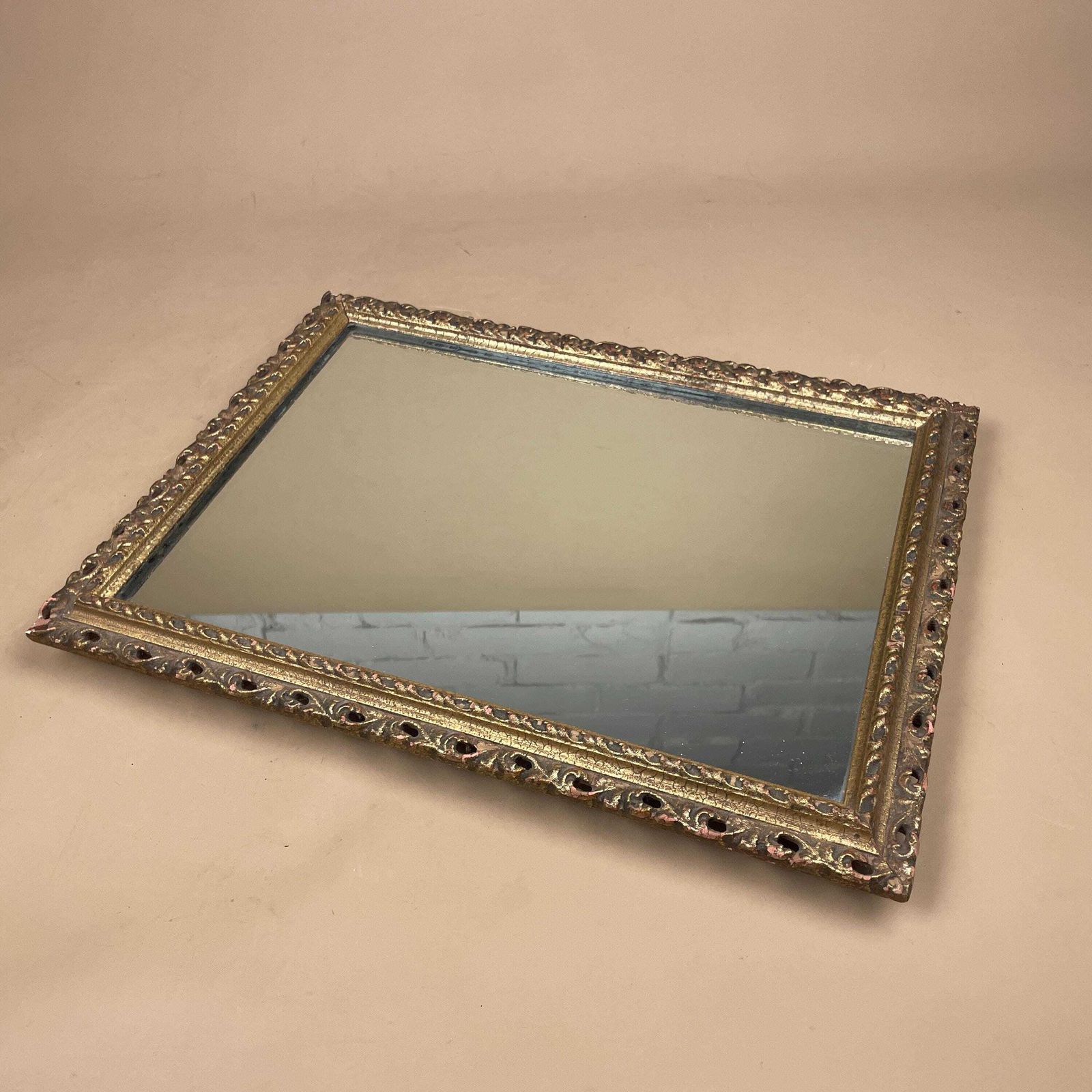 photo vinterior Vintage Freestanding Mirror Gold Gilt Wood Frame Portrait Dressing Tabletop Ornate Gilted Bedroom Vanity Decorative Rectangle Wooden