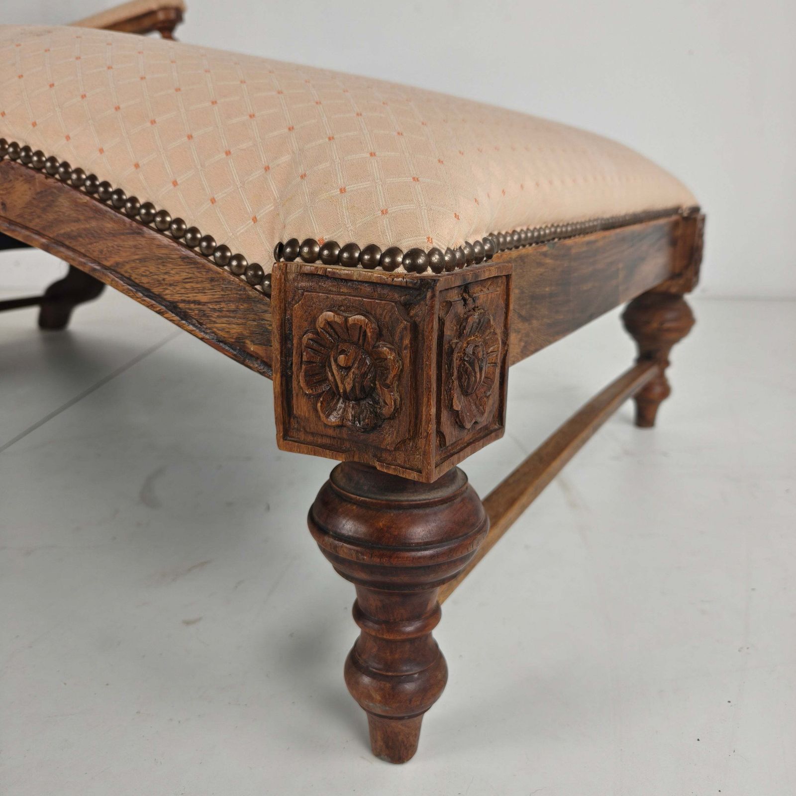 Late 19th Century Antique Chaise Longue / Daybed – England photo for sale