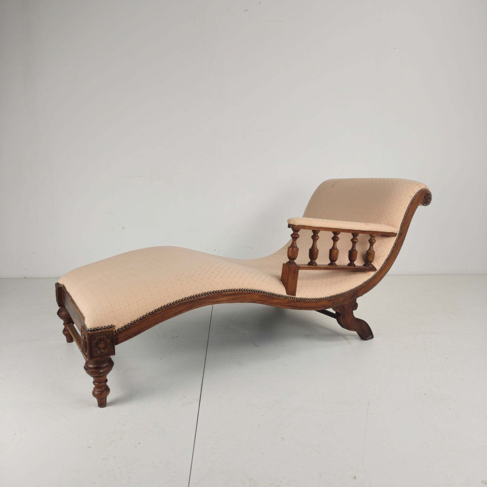 Late 19th Century Antique Chaise Longue / Daybed – England photo Furniture