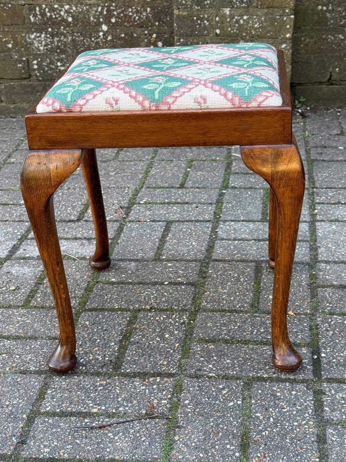 Vintage 1930s Queen Anne Style Stool With Upholstered Needlepoint Seat photo 160.0