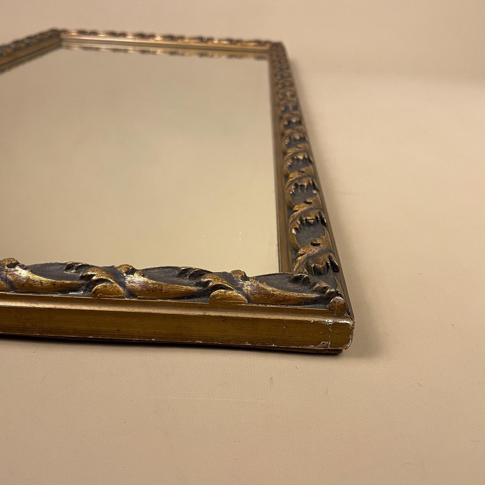 Antique Style Wooden Wall Mirror Rectangle Portrait Gold Ornate Patterned Frame Bedroom Hallway Decorative Tall. photo Home Decor