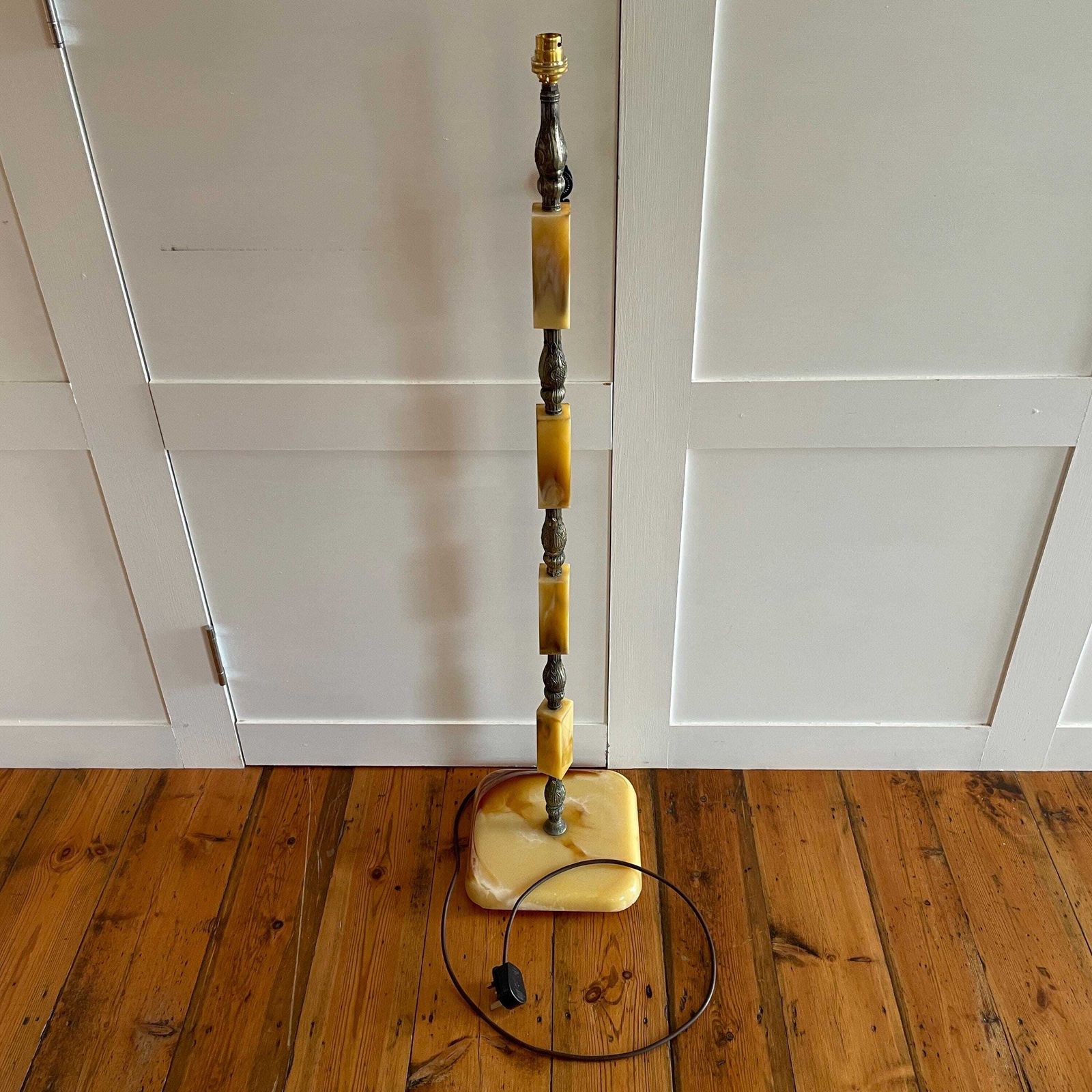 Lighting Vintage Marbleized Floor Lamp Metal & Plastic Resin Mid Century Style Retro Hollywood Regency Freestanding Light Living Room Orange Yellow photo