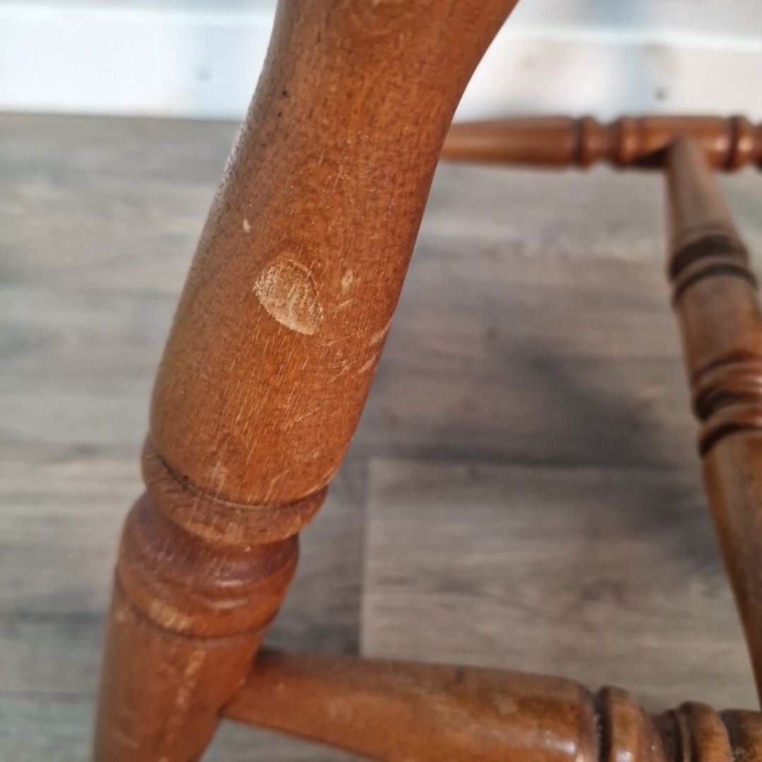 photo vinterior Vintage Wooden Captains Chair – Spindle Back Smokers Bow Seat Pub Desk Retro