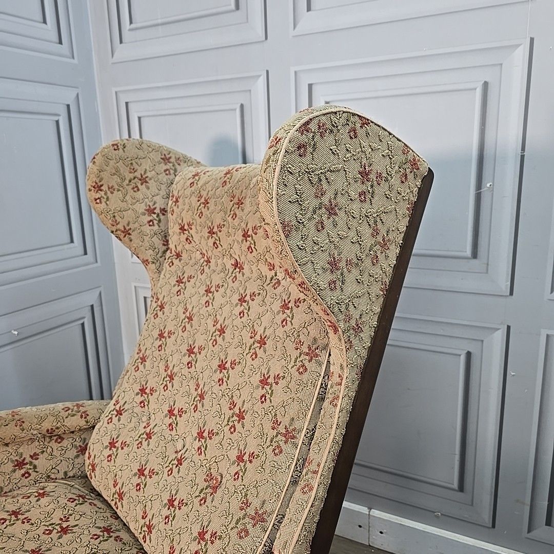 photo vinterior Vintage Cintique Armchairs Pair Wingback Lounge Cushion Seats Wooden W77