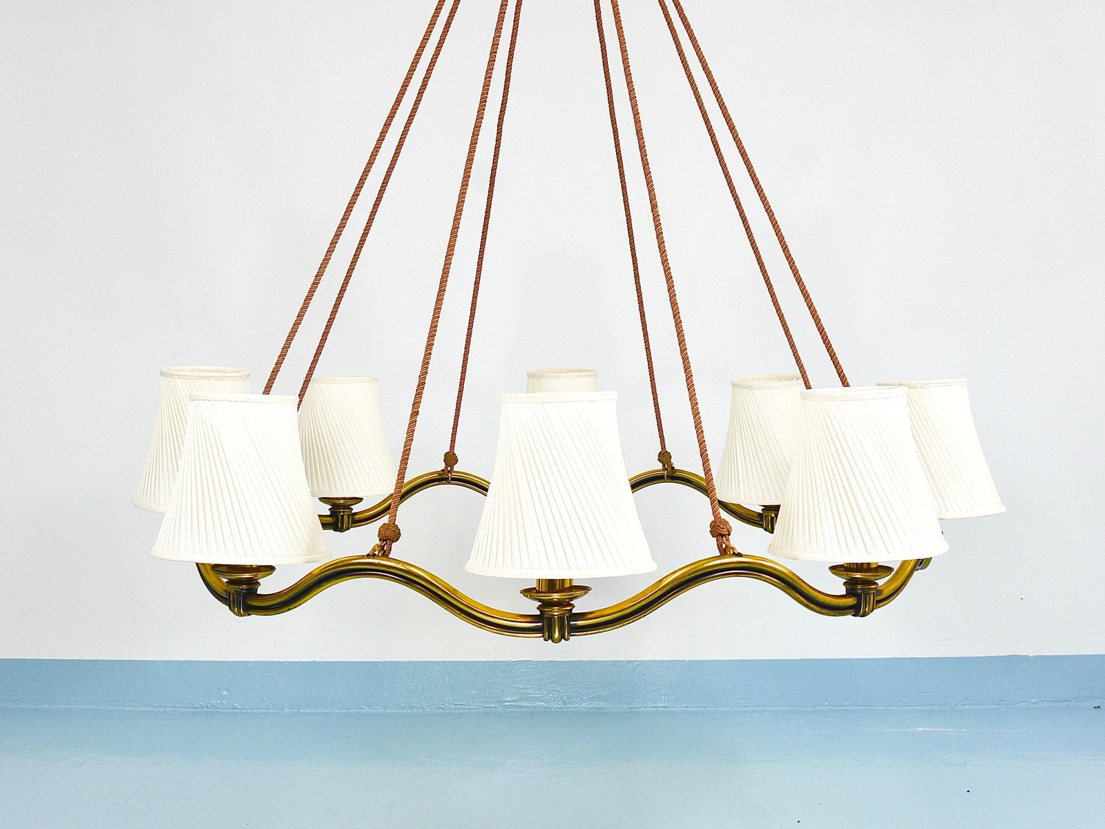 Hugo Gorge Large 48“ Viennese Modernism Curved Brass Wave Chandelier, 1940s photo vinterior
