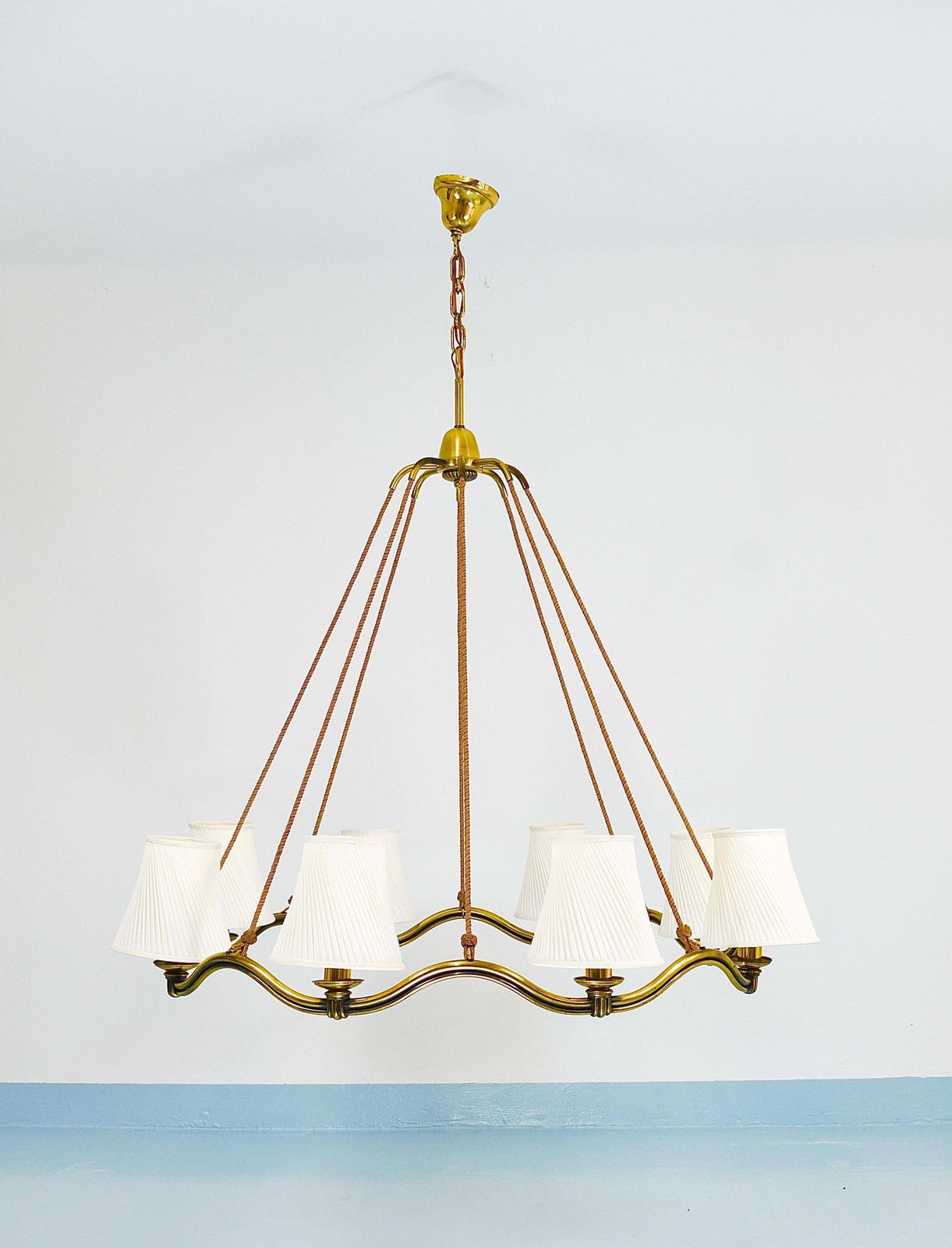 photo vintage Hugo Gorge Large 48“ Viennese Modernism Curved Brass Wave Chandelier, 1940s