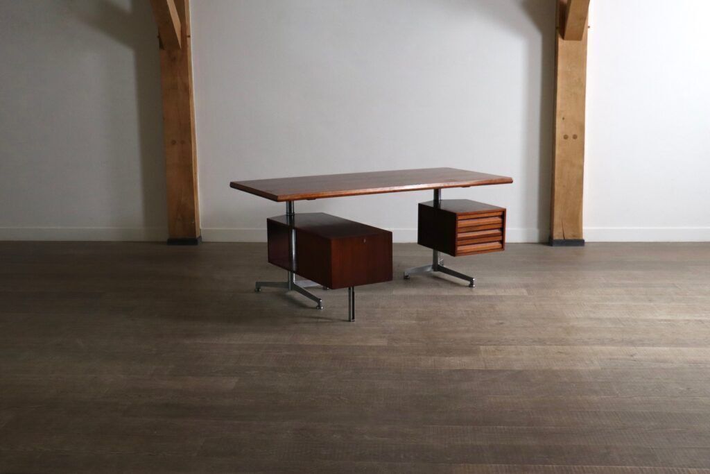 Desk By Osvaldo Borsani T95 For Tecno, Italy 1956 photo 5200.0