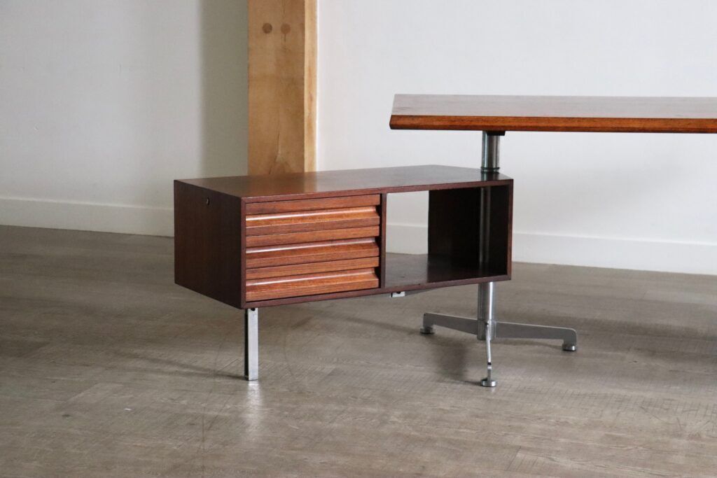 photo furniture Desk By Osvaldo Borsani T95 For Tecno, Italy 1956